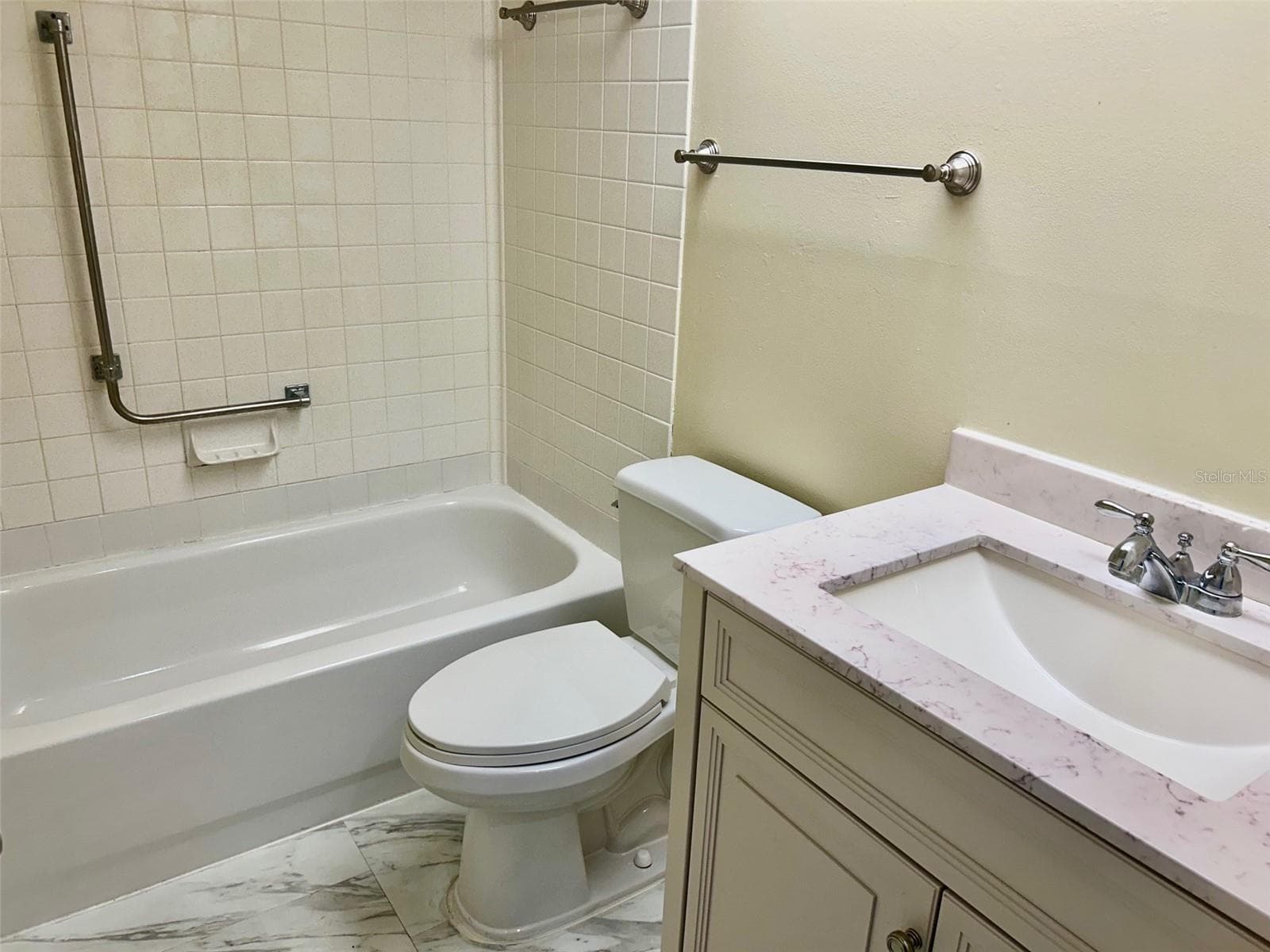 Second Bathroom With Tub - 2506 OAKLEAF LN #25B, CLEARWATER