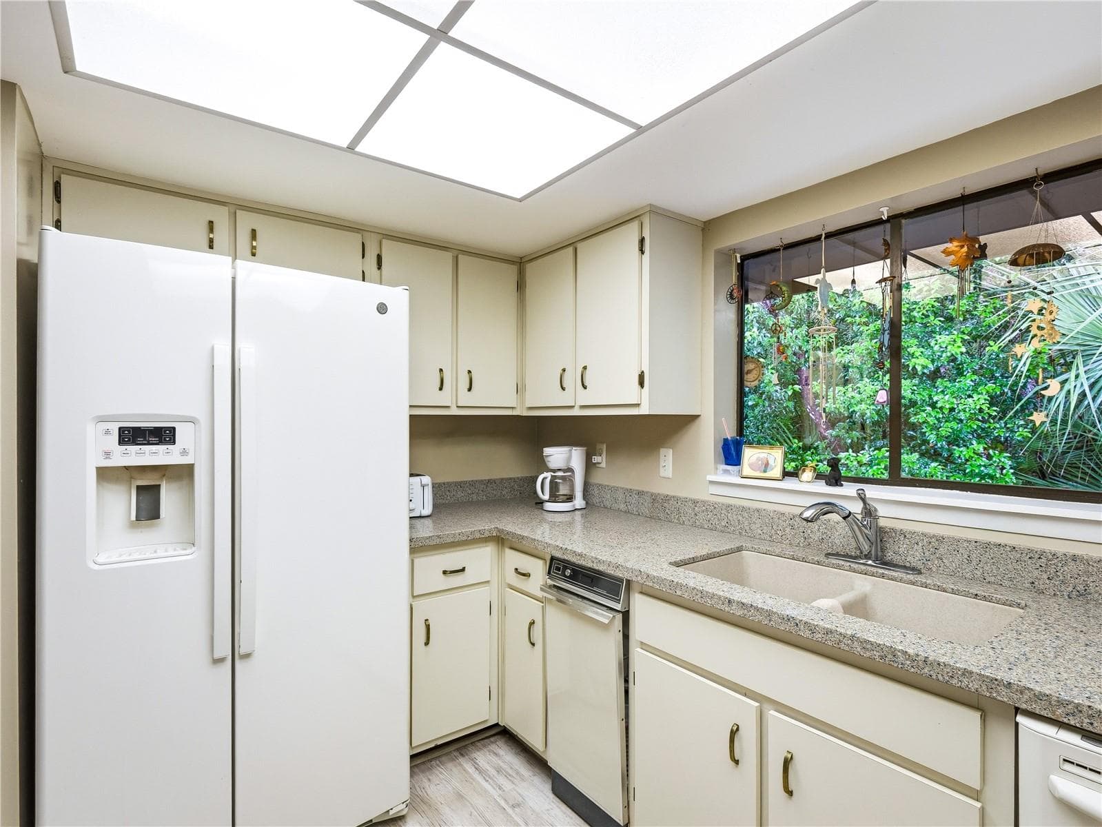 Kitchen View 2 - 368 GLENEAGLES DR, NEW SMYRNA BEACH