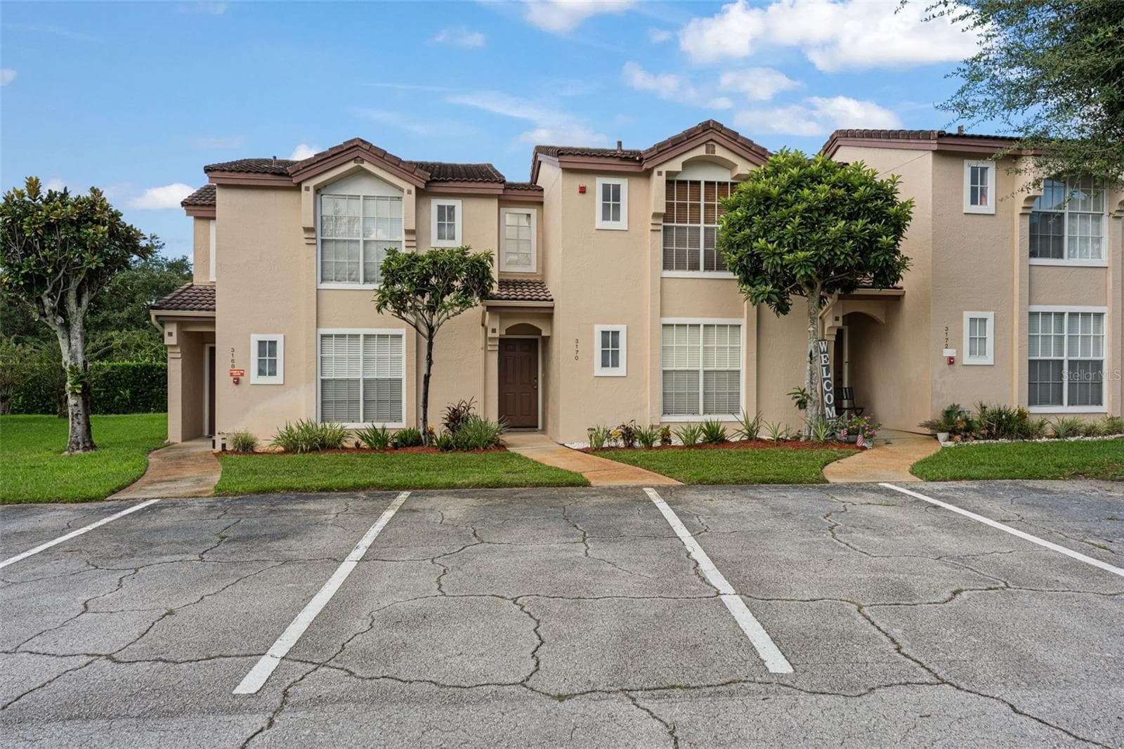 3170 TAMARIND CIR