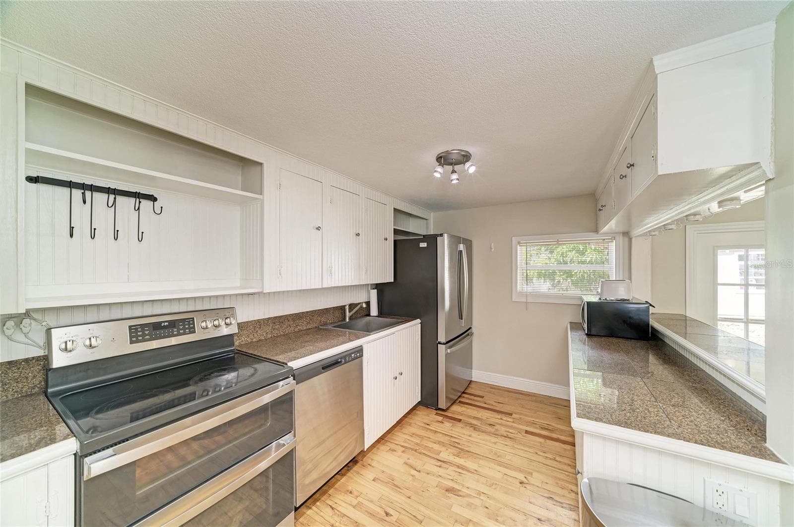 Single Family Residence at 5271 43RD TER N, ST PETERSBURG, photo 5 of 40