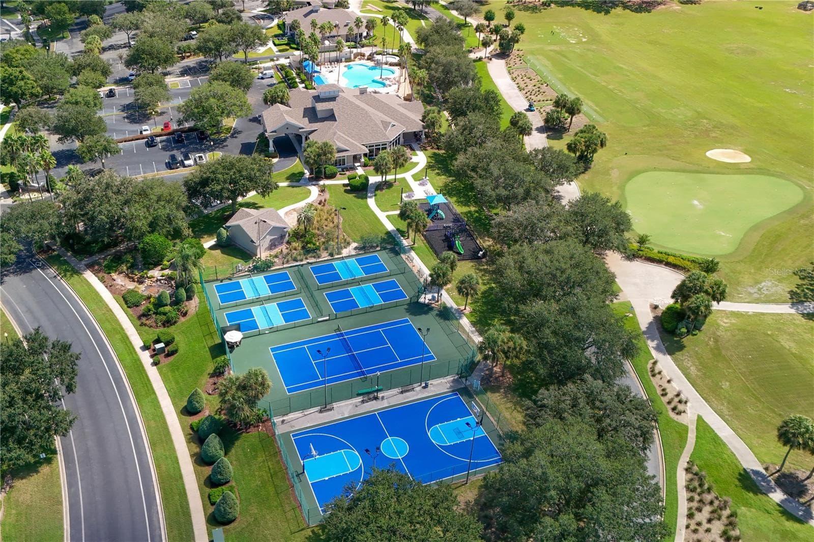 Multiple sports courts and recreational activities - 4079 GREYSTONE DR, CLERMONT