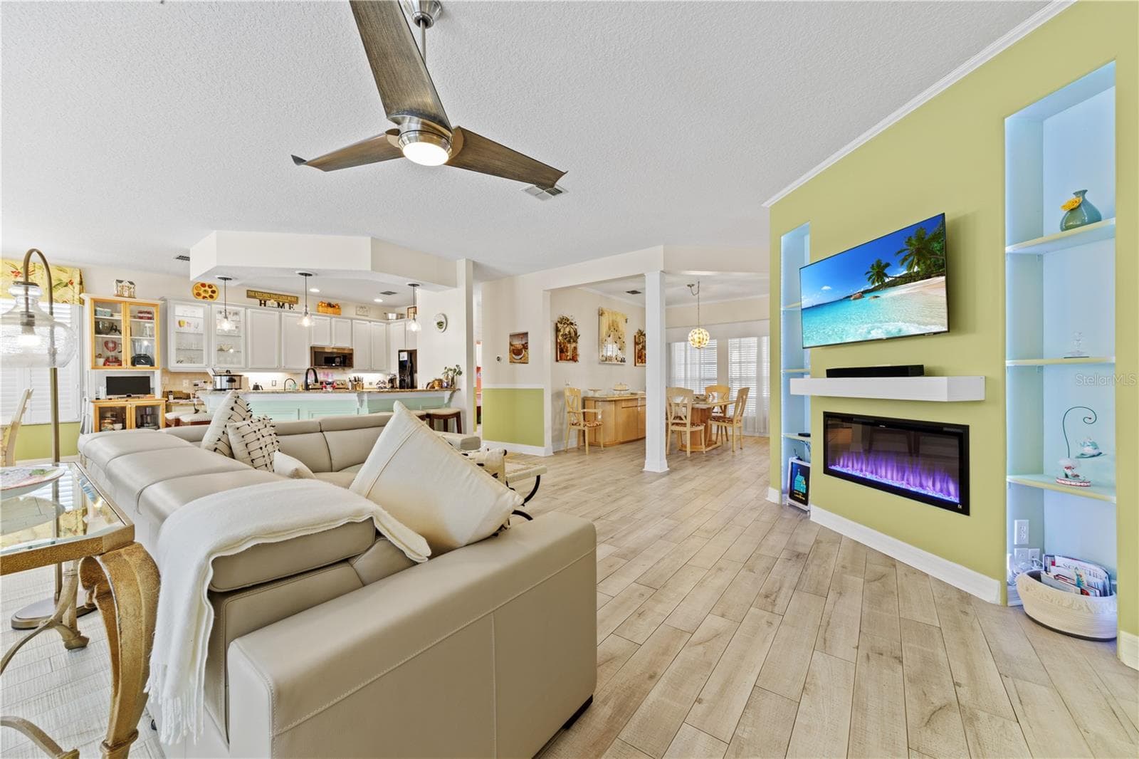 Elegant built-in electric fireplace - 4079 GREYSTONE DR, CLERMONT