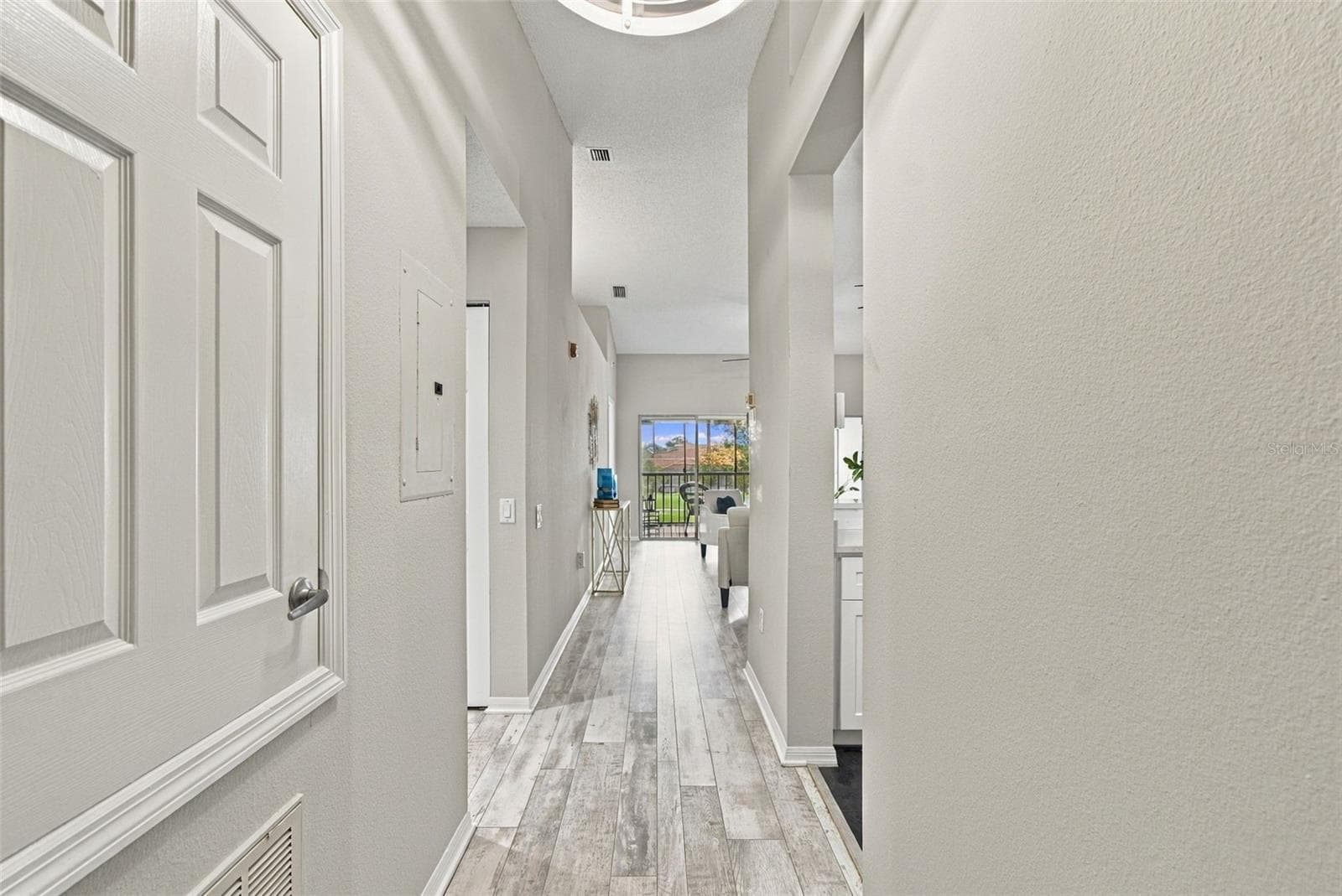 PLEASE COME IN! - 4210 CADDIE DR E #202, BRADENTON