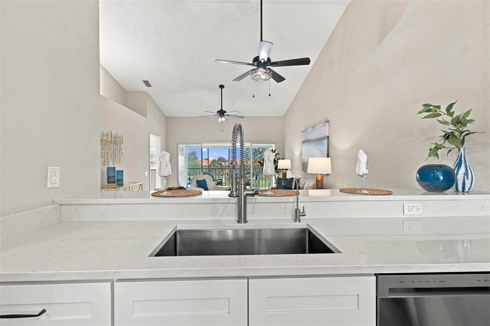 HIGH CEILING IN MAIN LIVING! - 4210 CADDIE DR E #202, BRADENTON