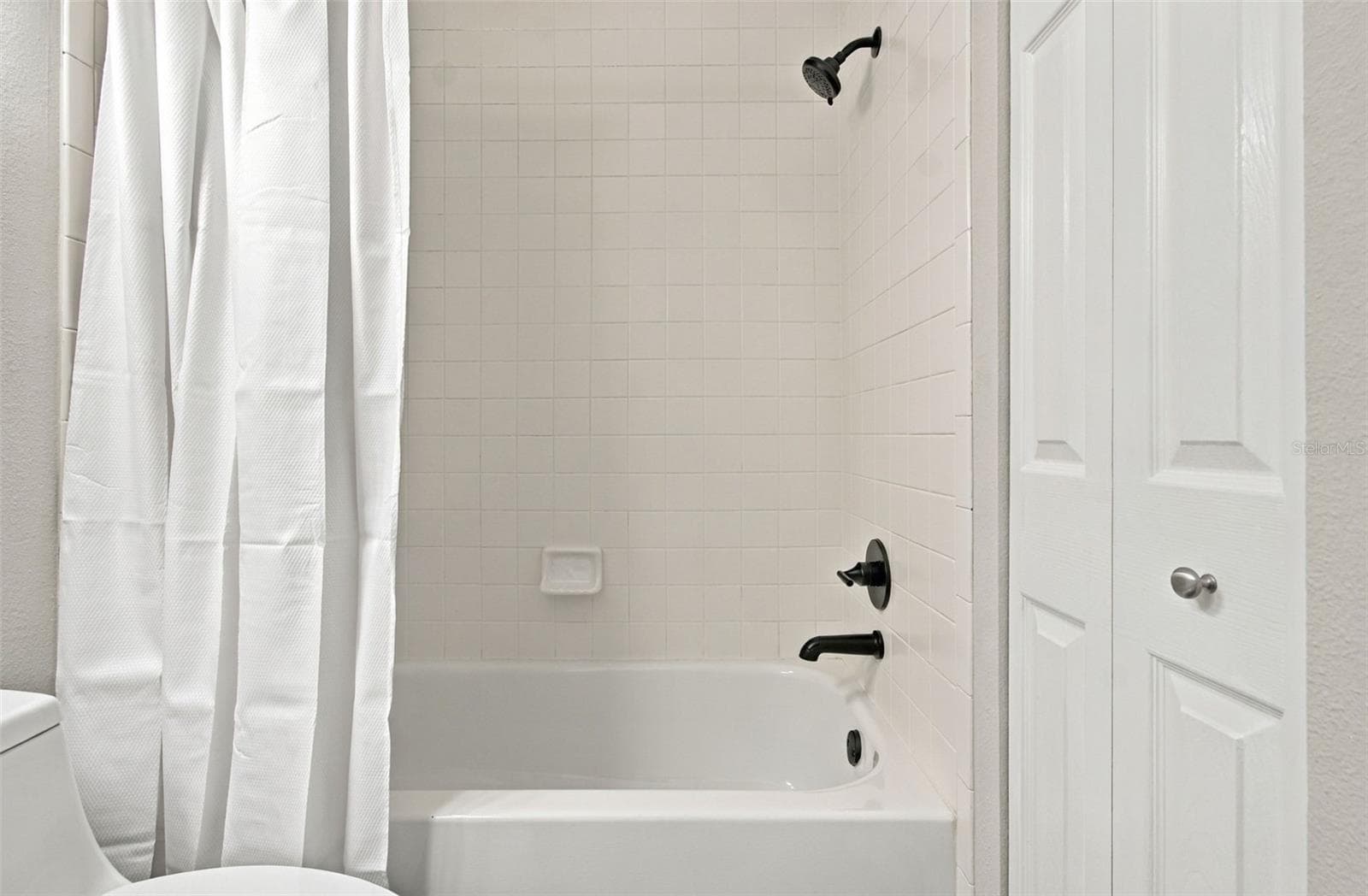 Tub/Shower w/New Fixture - 4210 CADDIE DR E #202, BRADENTON