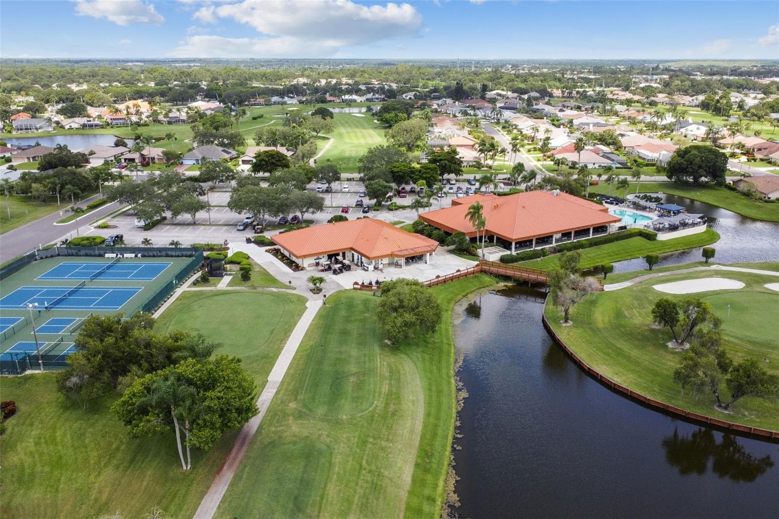 Full Service Restaurant - 4210 CADDIE DR E #202, BRADENTON