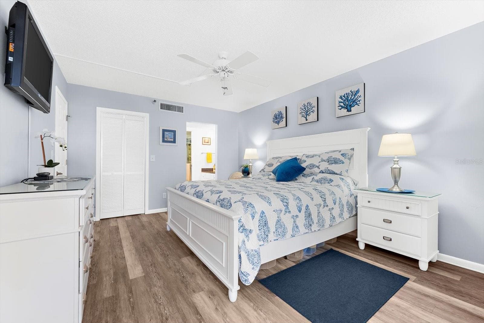 SERENE And Stylish Bedroom Retreat - 1551 BEACH RD #207, ENGLEWOOD