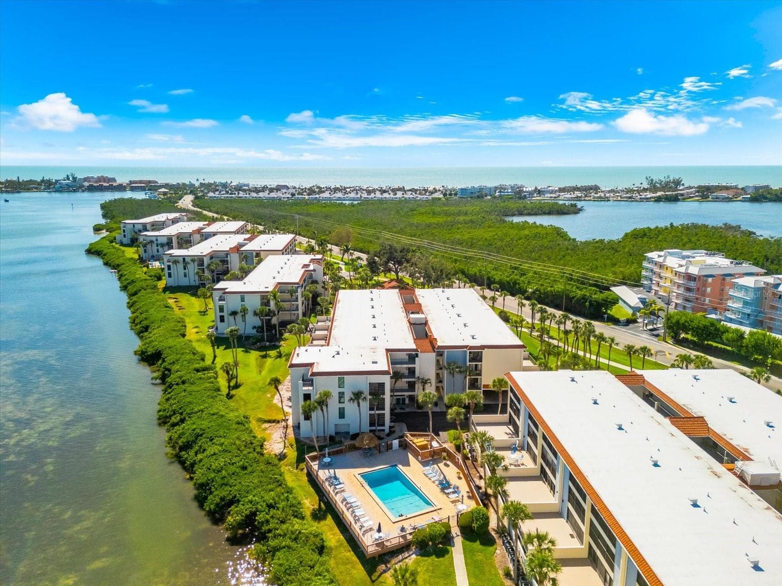 Tropical Living At It's Finest - 1551 BEACH RD #207, ENGLEWOOD