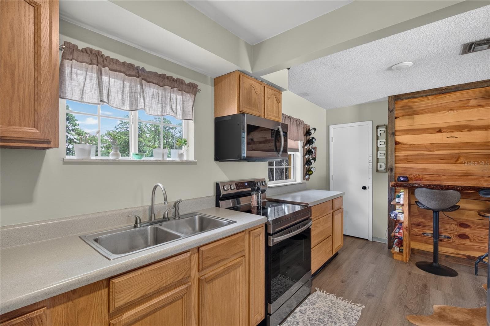 Kitchen - 5275 MOUNT PLYMOUTH RD, APOPKA