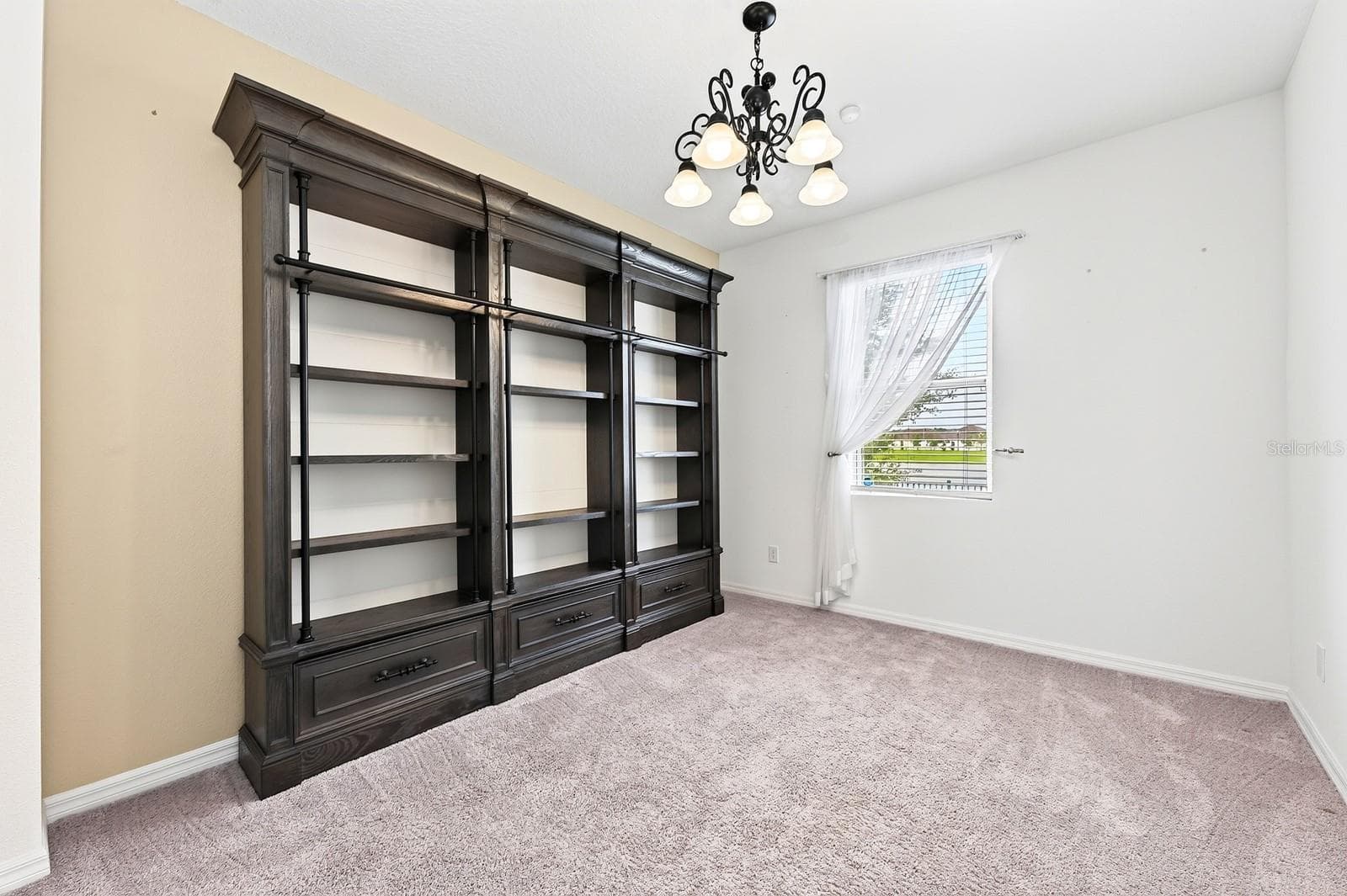 You'll fall in love with this EXTRA space in the primary bedroom - 880 LIVESTOCK LOOP, ST CLOUD