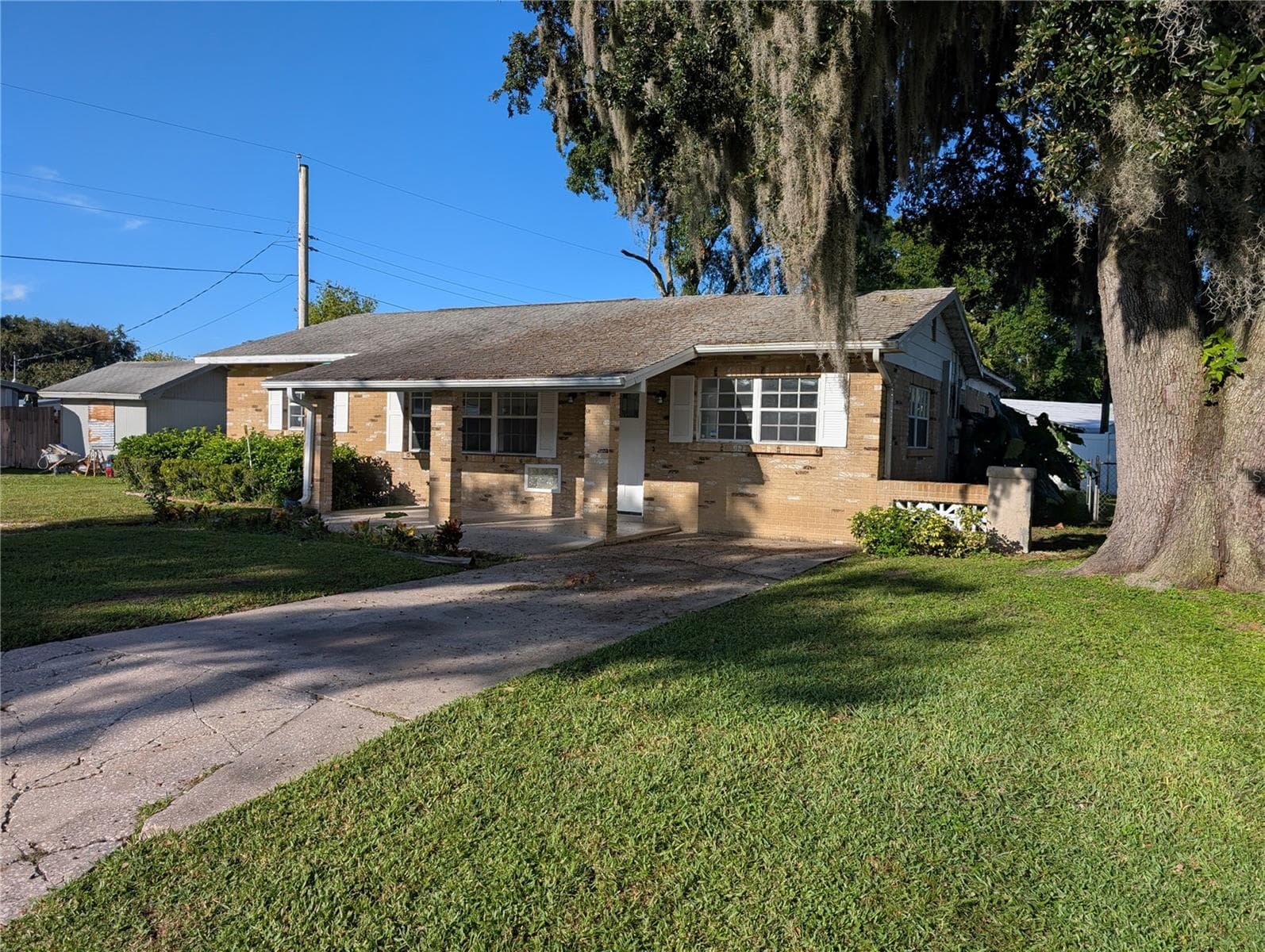 Front - Right Side - 2835 DIXIE RD, LAKELAND