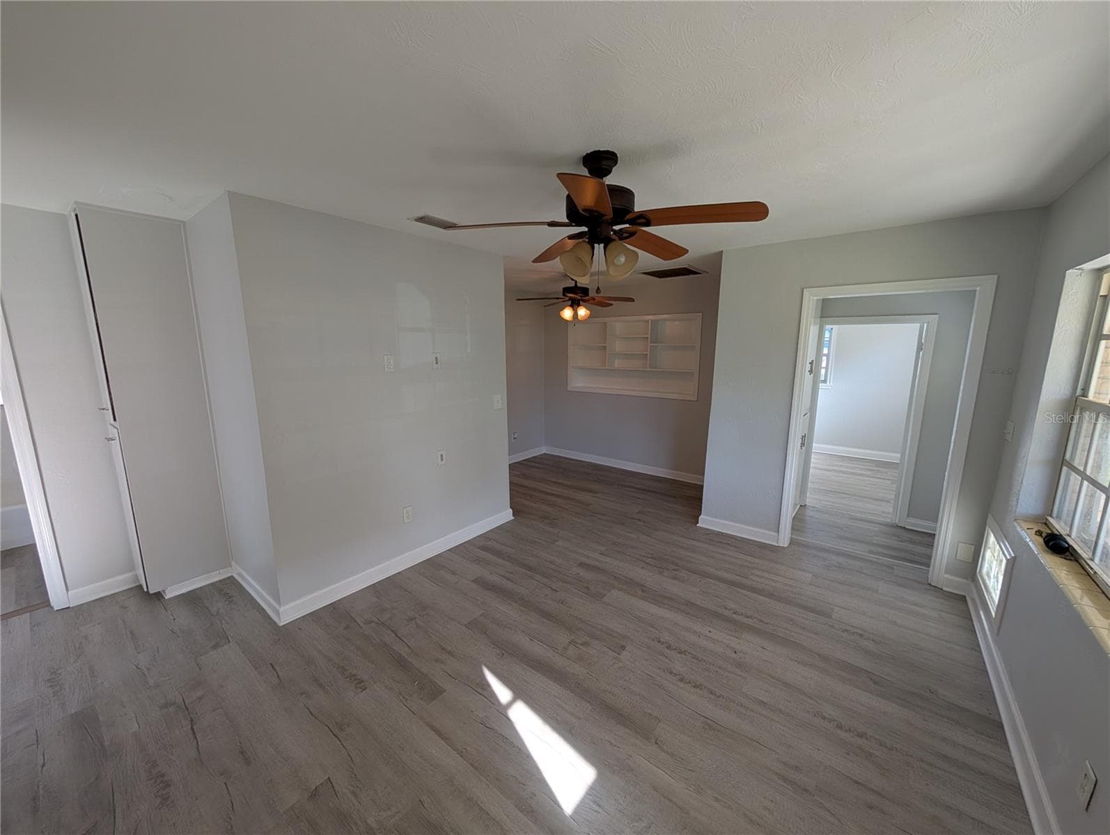 Living Room - 2835 DIXIE RD, LAKELAND