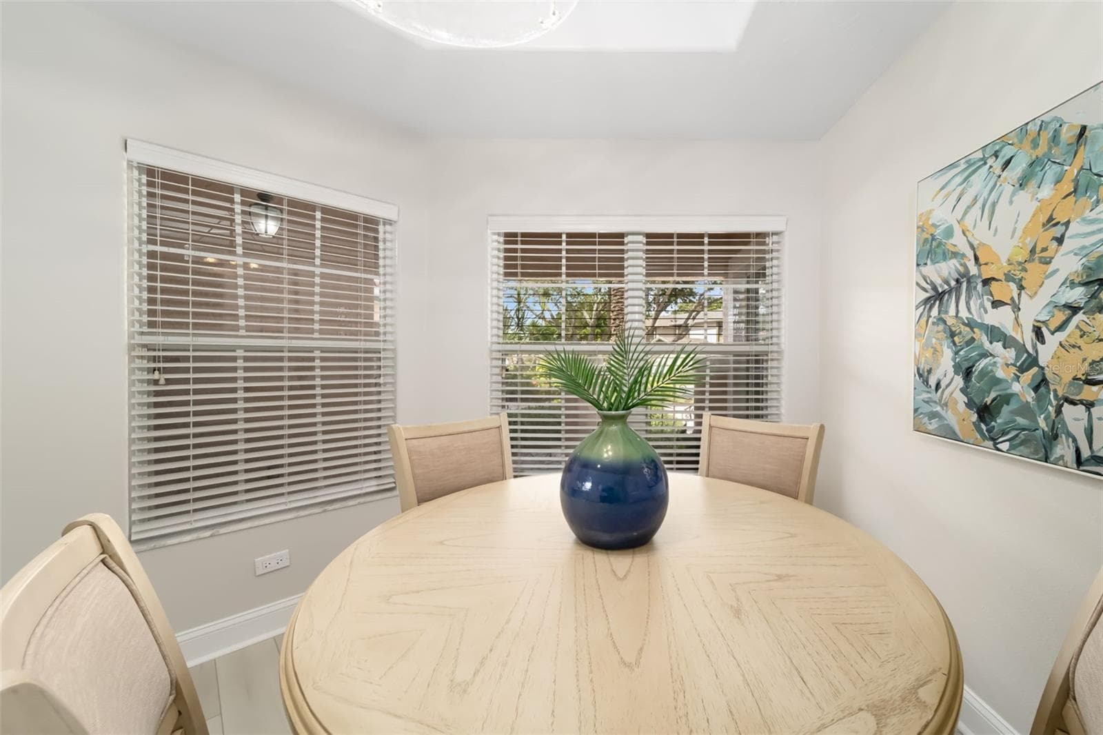 Kitchen table - 1703 STARLING DR #1703, SARASOTA