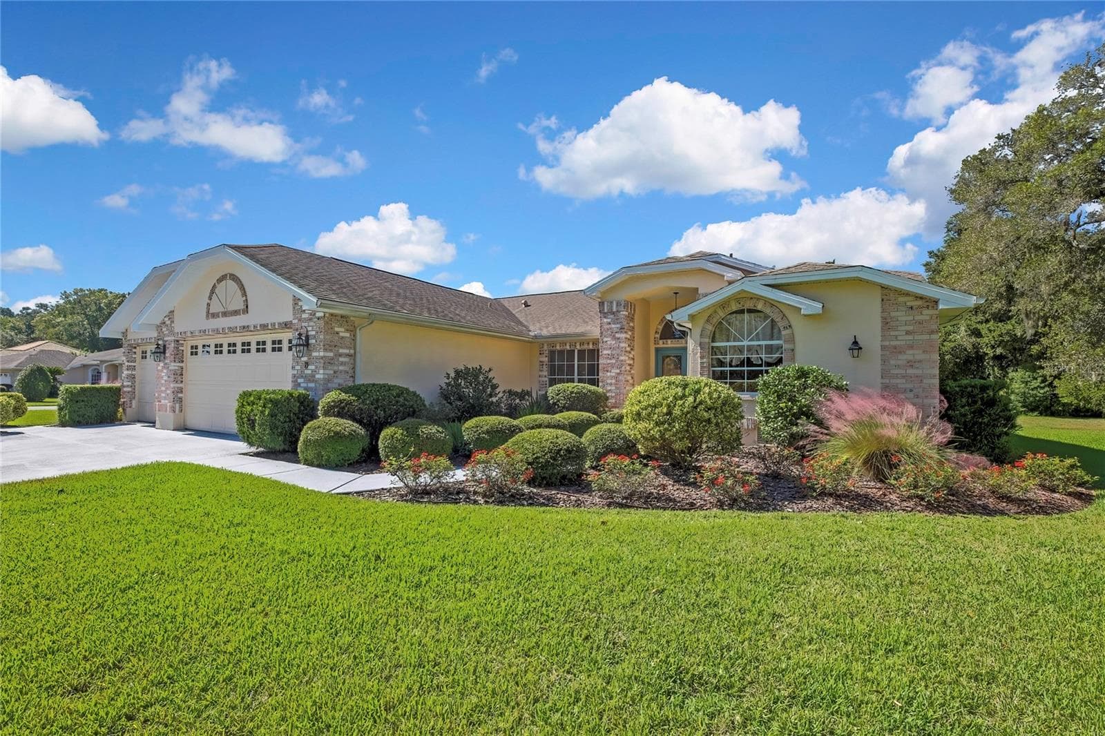 75 W CYPRESS BLVD