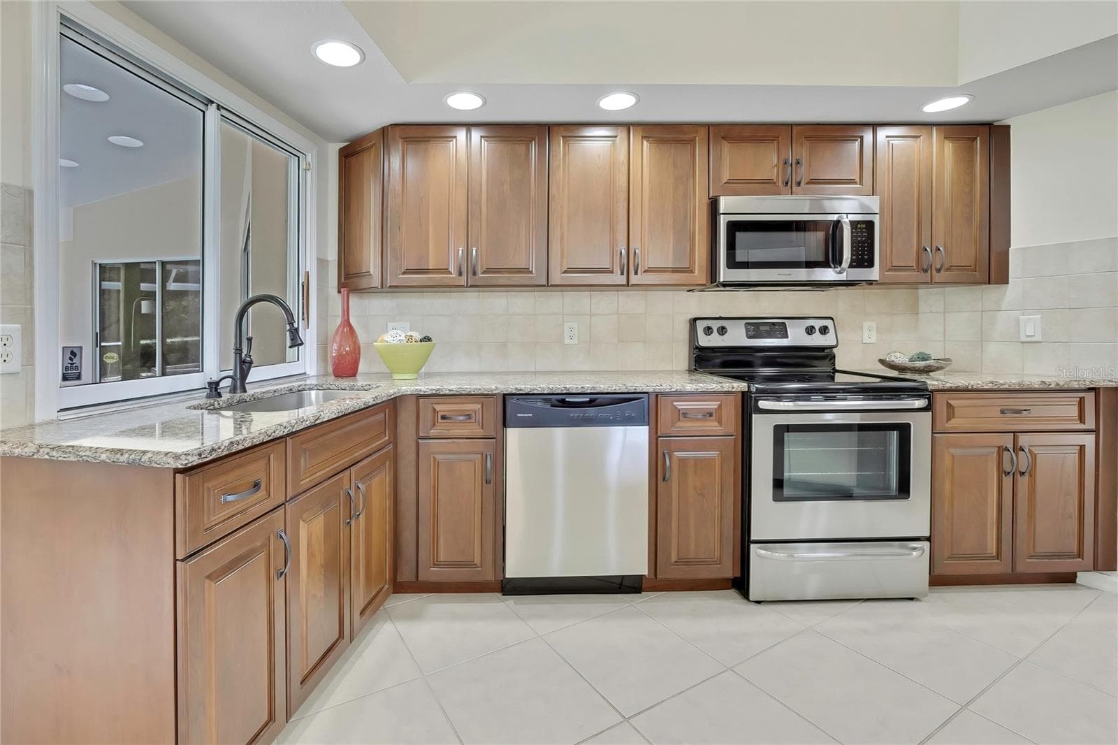 Single Family Residence at 75 W CYPRESS BLVD, HOMOSASSA, photo 12 of 39