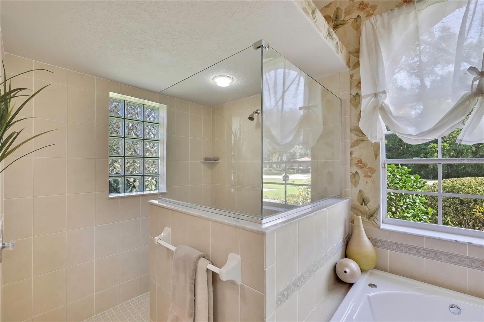 Single Family Residence at 75 W CYPRESS BLVD, HOMOSASSA, photo 26 of 39
