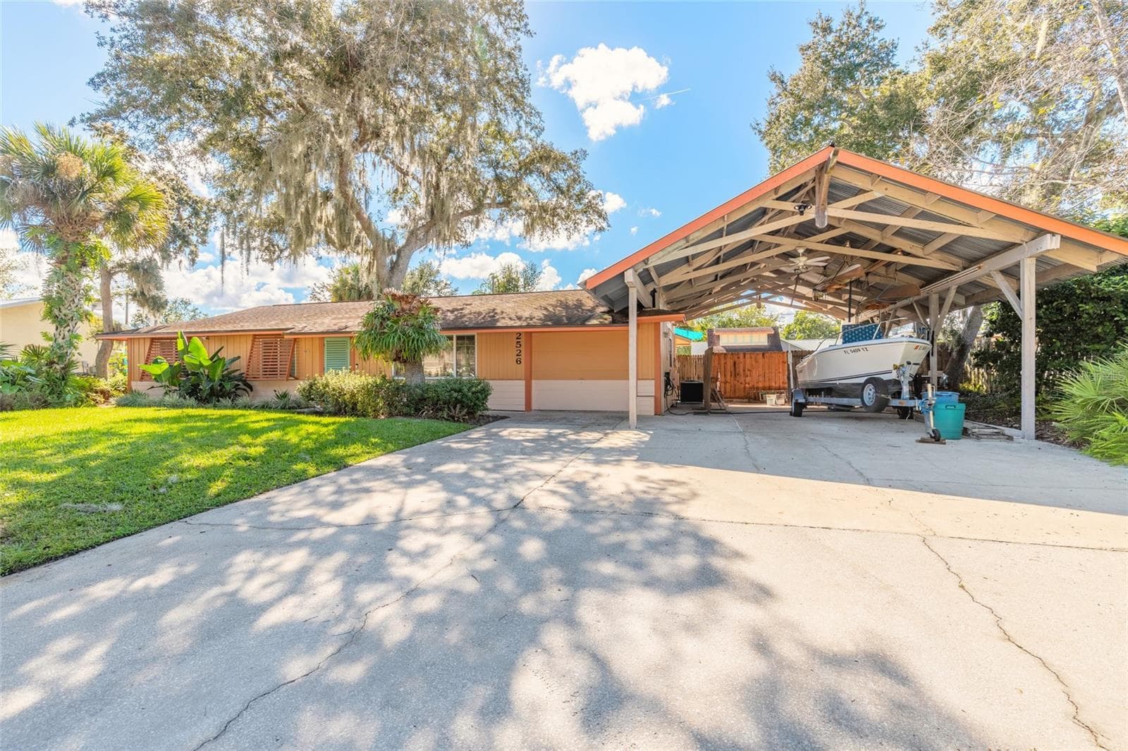 Single Family Residence at 2526 ROYAL PALM DR, EDGEWATER, photo 3 of 37
