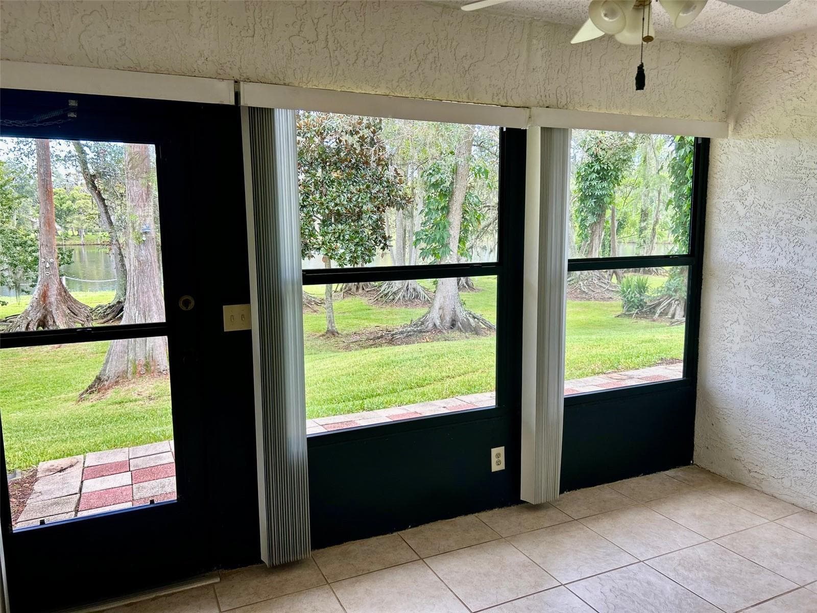 Enclosed Porch With Amazing Lake Views - 2529 OAKLEAF LN #30C, CLEARWATER