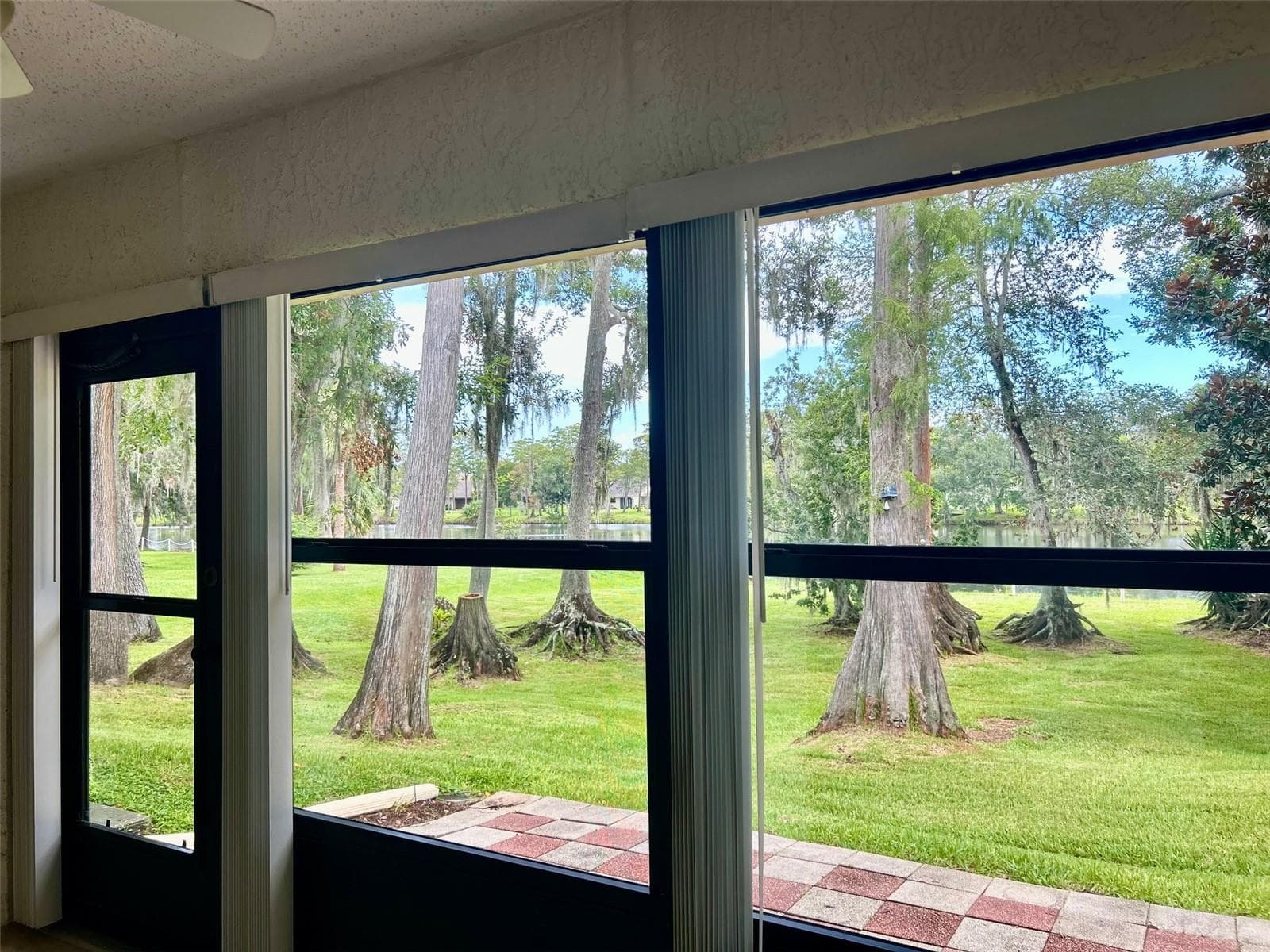 Enclosed Porch With Lake Views - 2529 OAKLEAF LN #30C, CLEARWATER