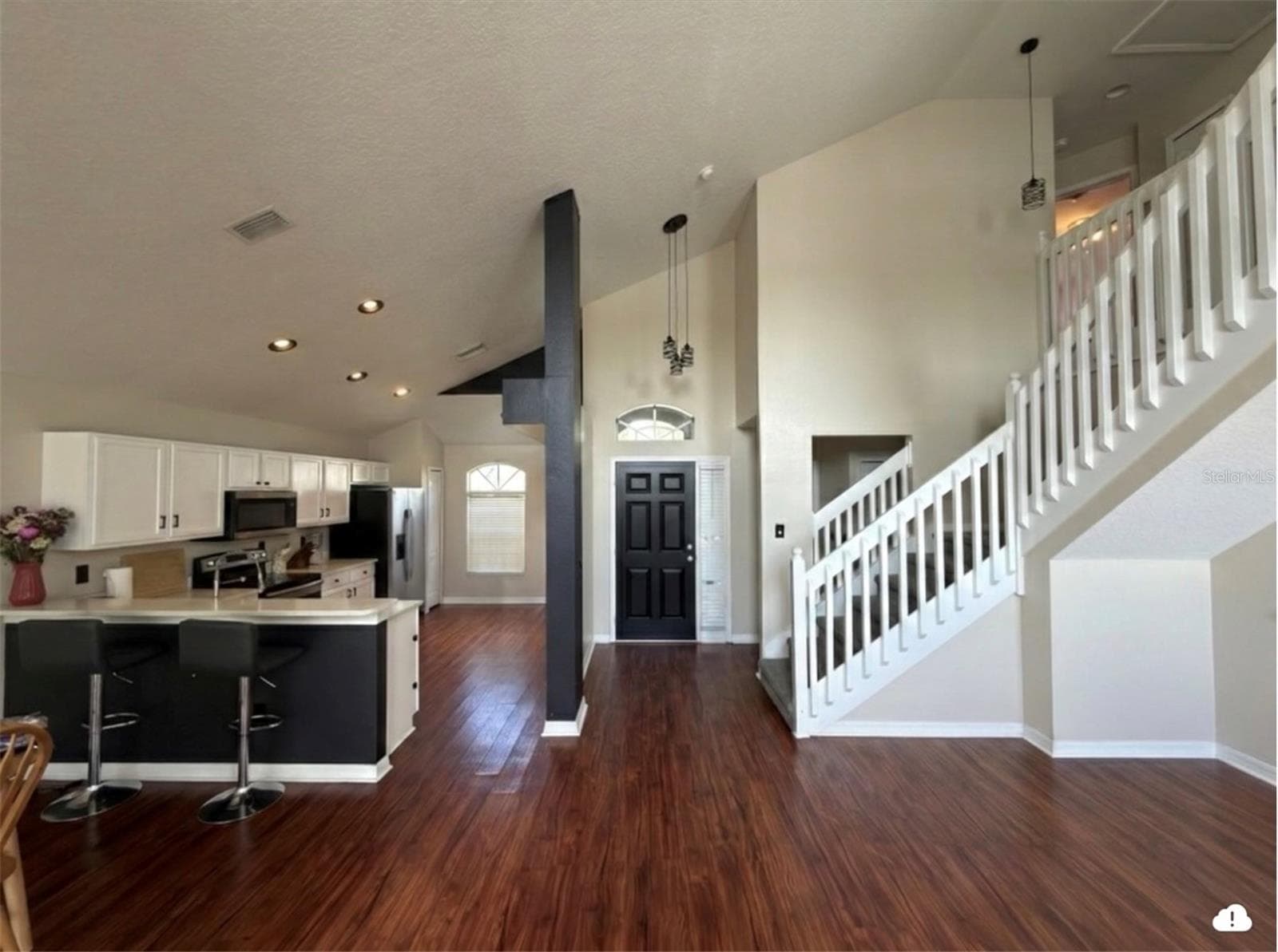 Living Room - 8103 TAR HOLLOW DR, GIBSONTON