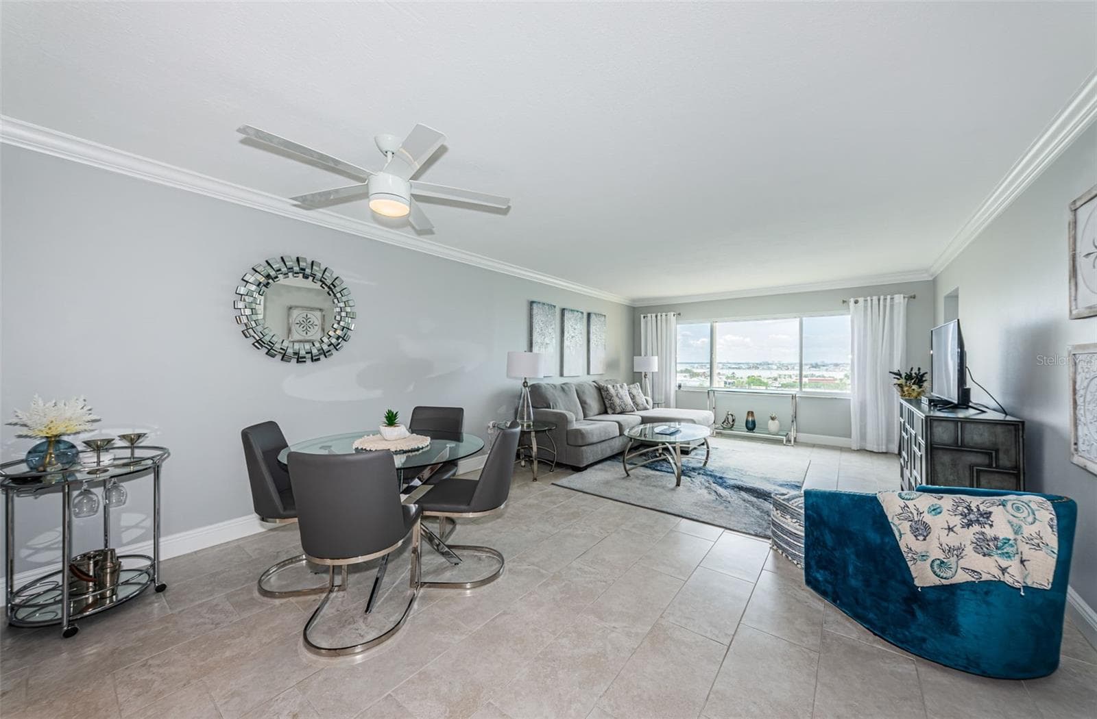 Dining / living area - 4775 COVE CIR #904, ST PETERSBURG