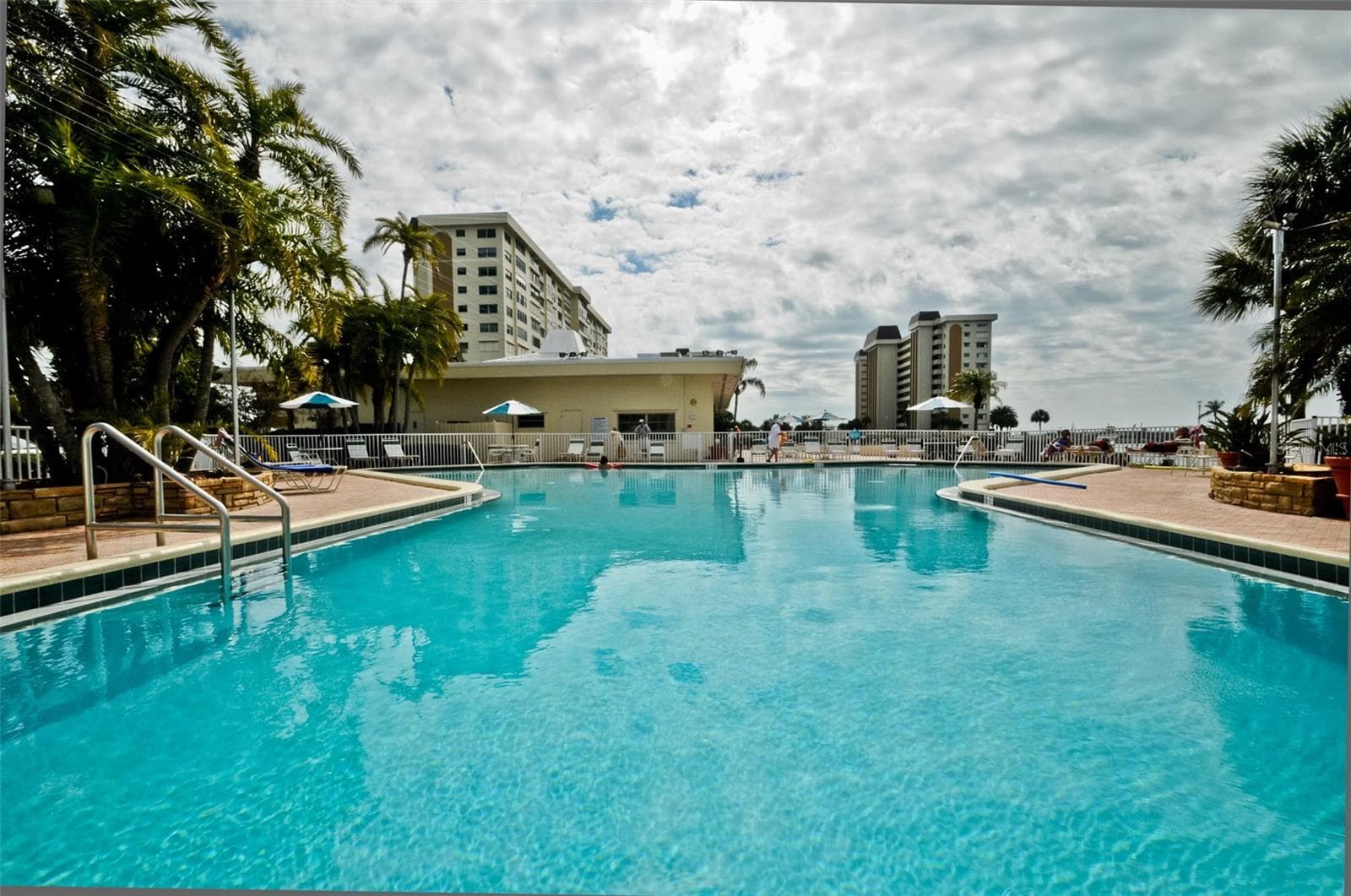 Condominium at 4775 COVE CIR #904, ST PETERSBURG, photo 42 of 56