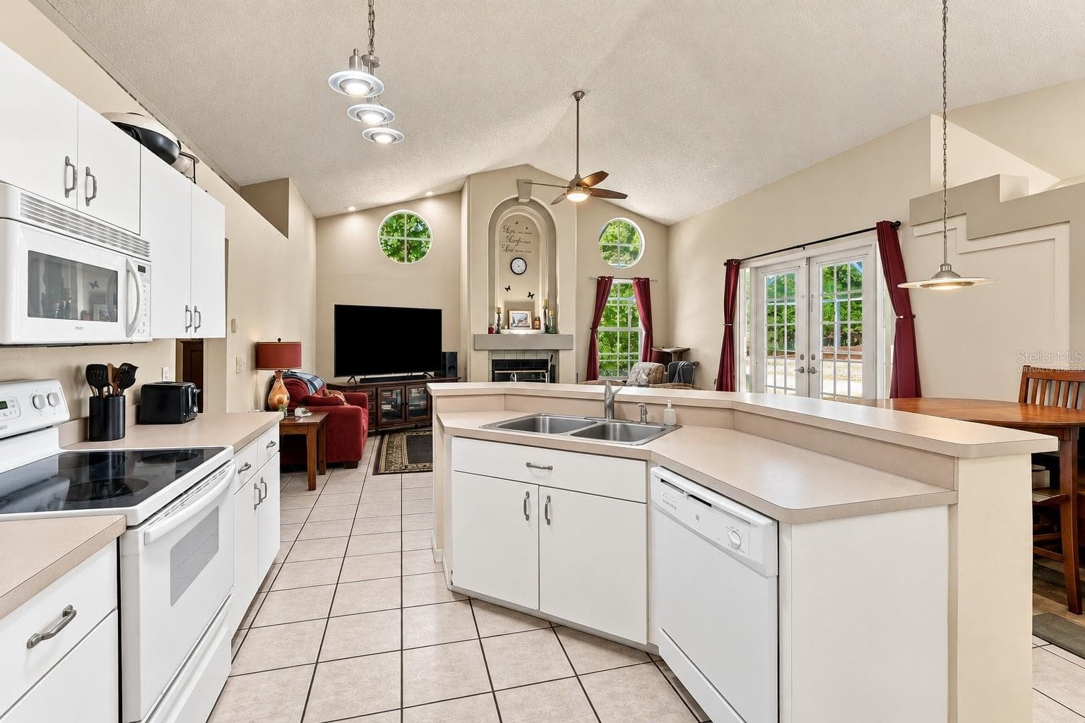 Virtually staged - 7828 LAKE PLACID LN, NEW PORT RICHEY
