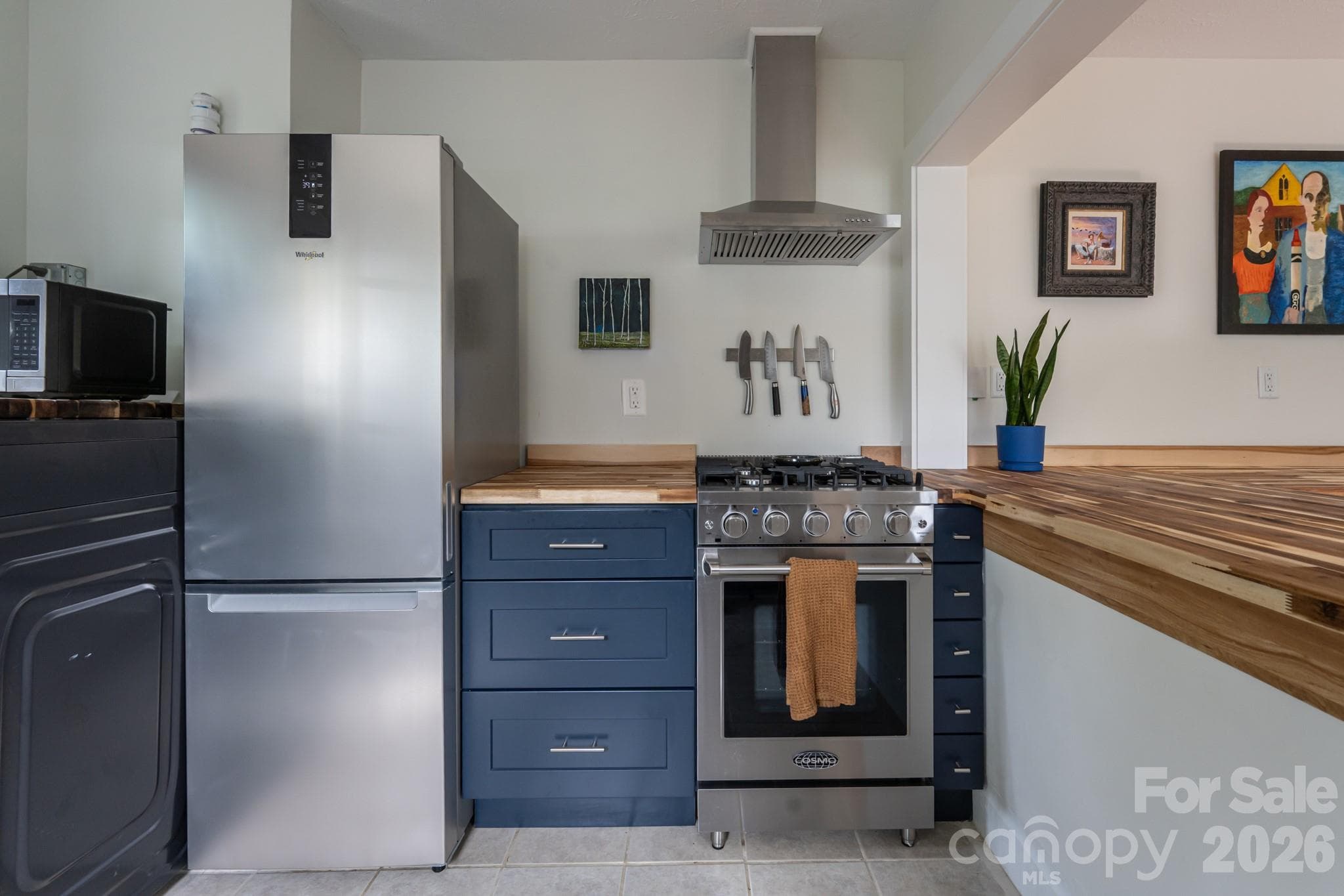 New gas stove and refrigerator - 45 Olive Street, Asheville