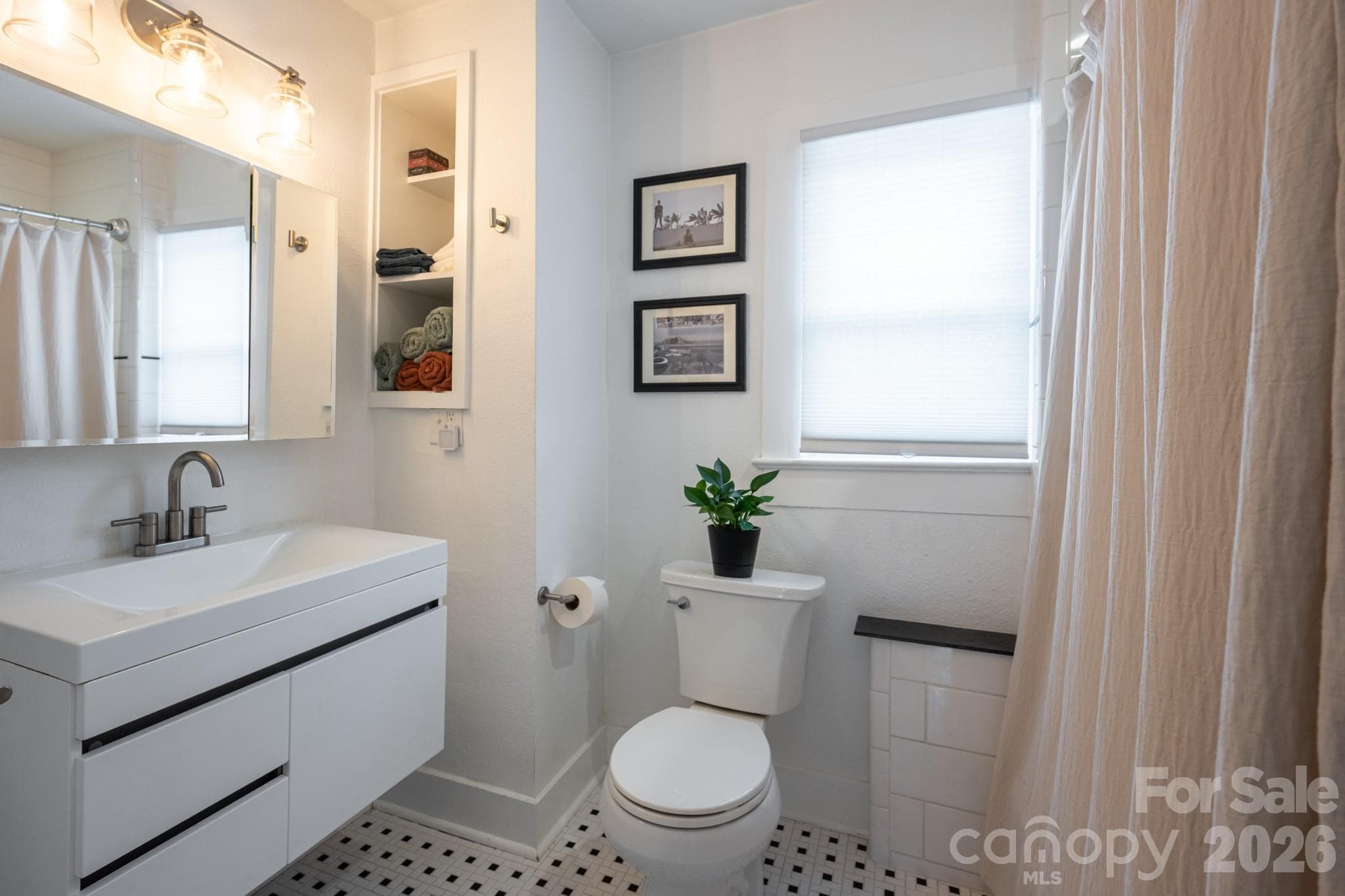 1 full bathroom with shower/tub combination - 45 Olive Street, Asheville