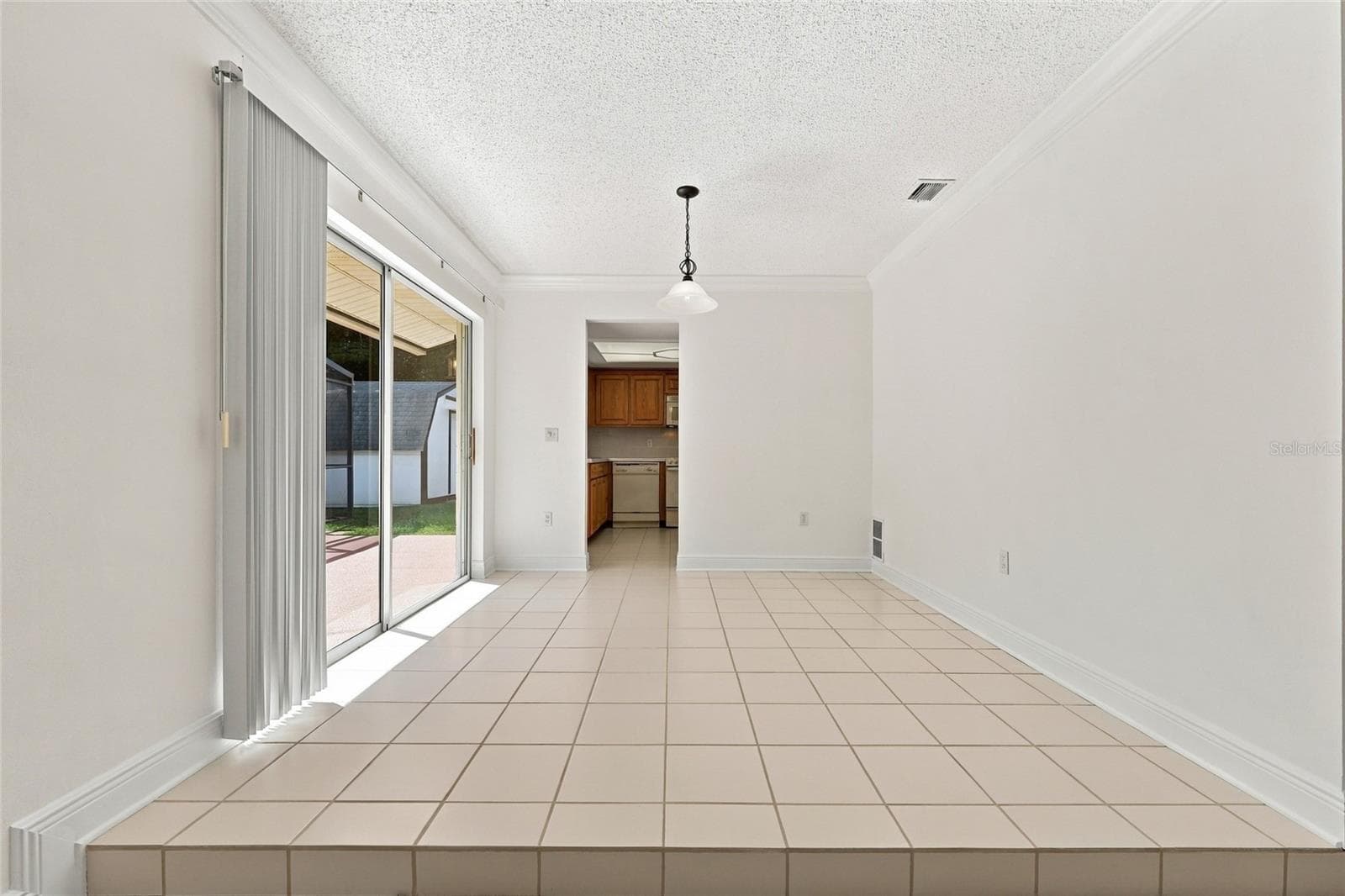 Single Family Residence at 330 SABINAL ST, OCOEE, photo 10 of 40