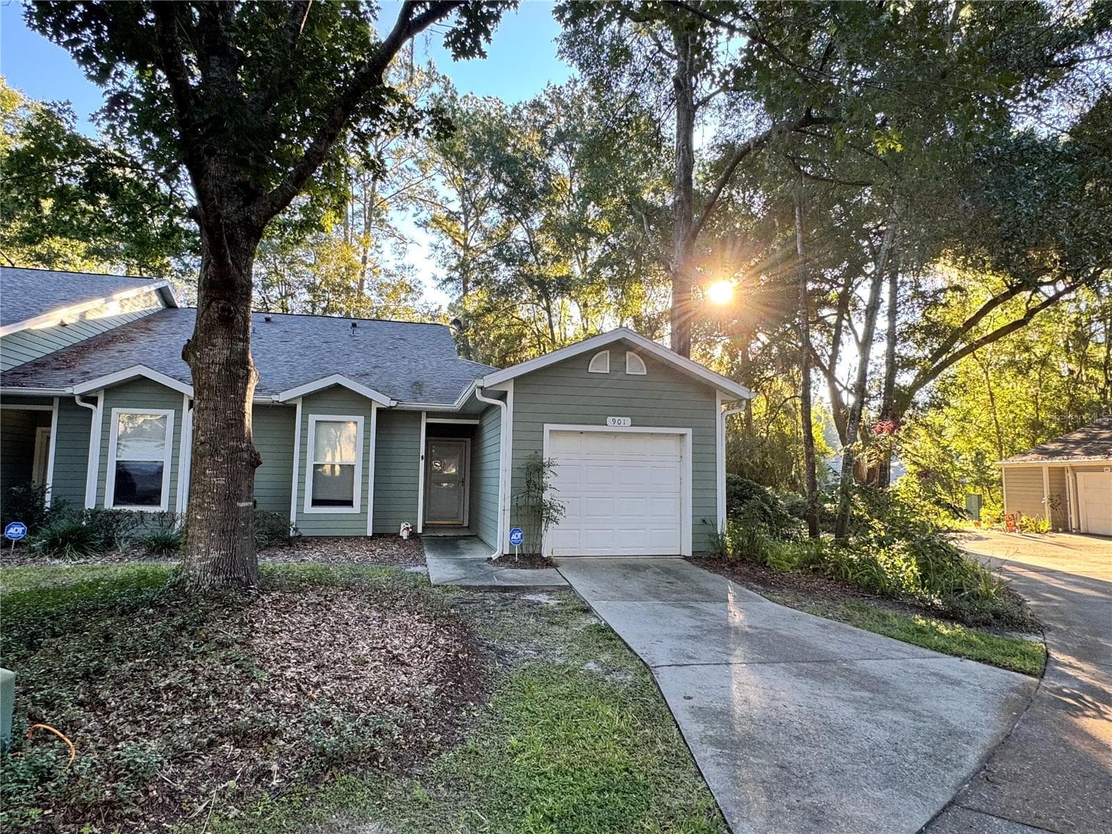 901 NW 124TH DR