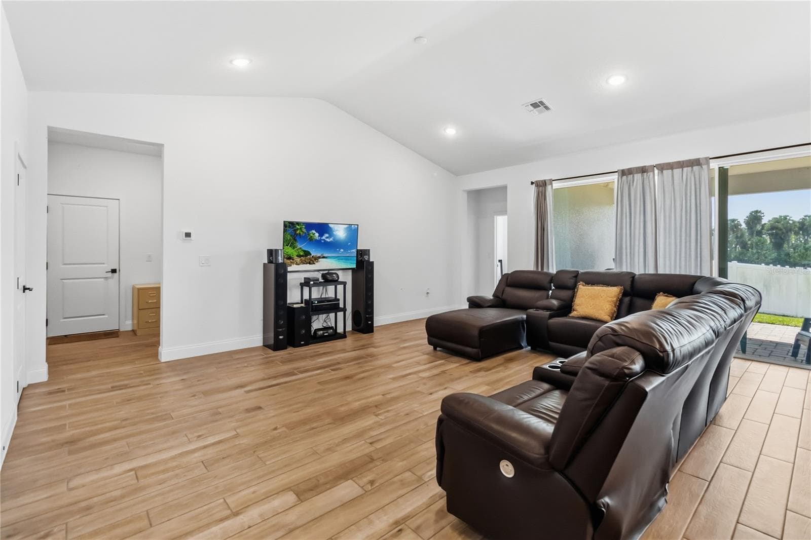 Single Family Residence at 749 CURLY LOCKS LOOP, APOPKA, photo 9 of 28