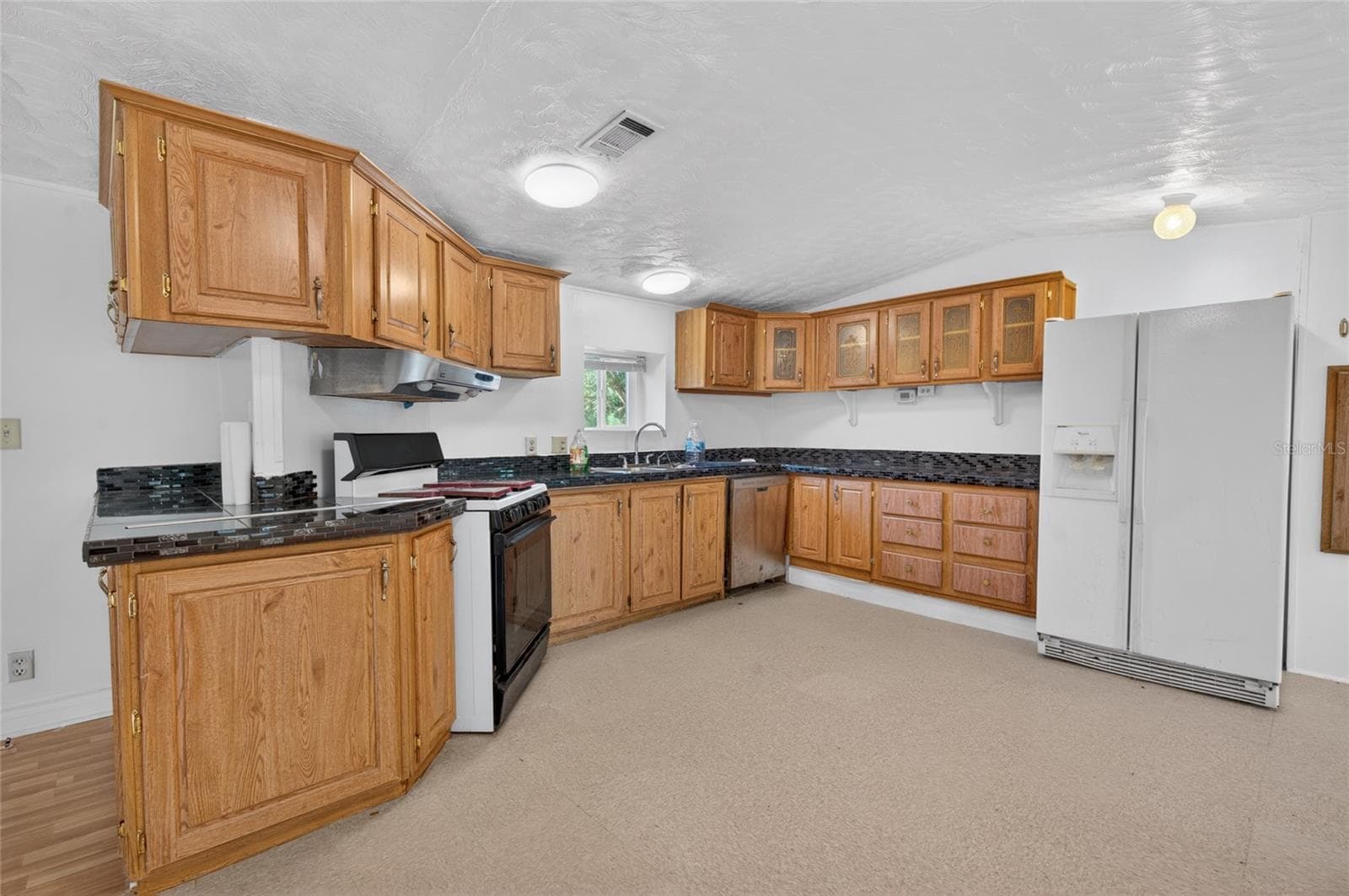 Manufactured Home at 11751 NE 116TH ST, ARCHER, photo 30 of 53