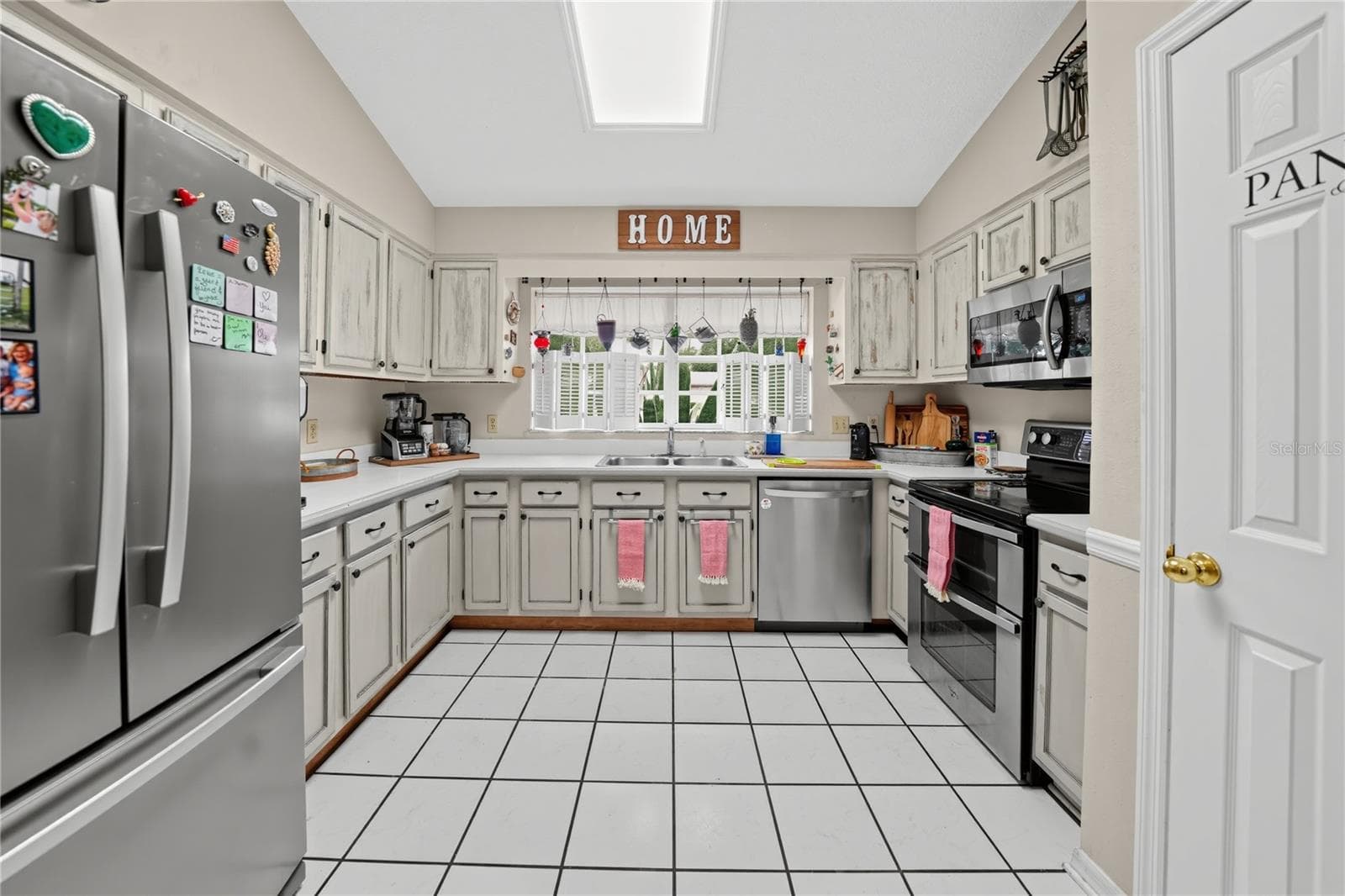 Single Family Residence at 735 OAK LN, GROVELAND, photo 13 of 29