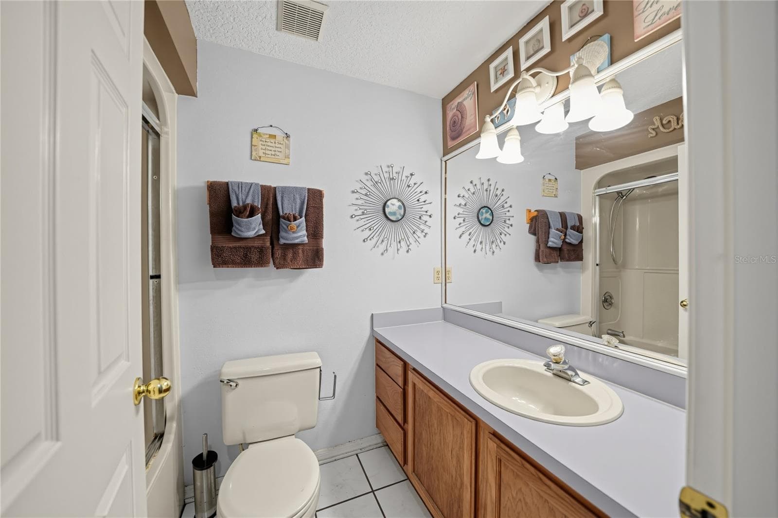 Single Family Residence at 735 OAK LN, GROVELAND, photo 28 of 29