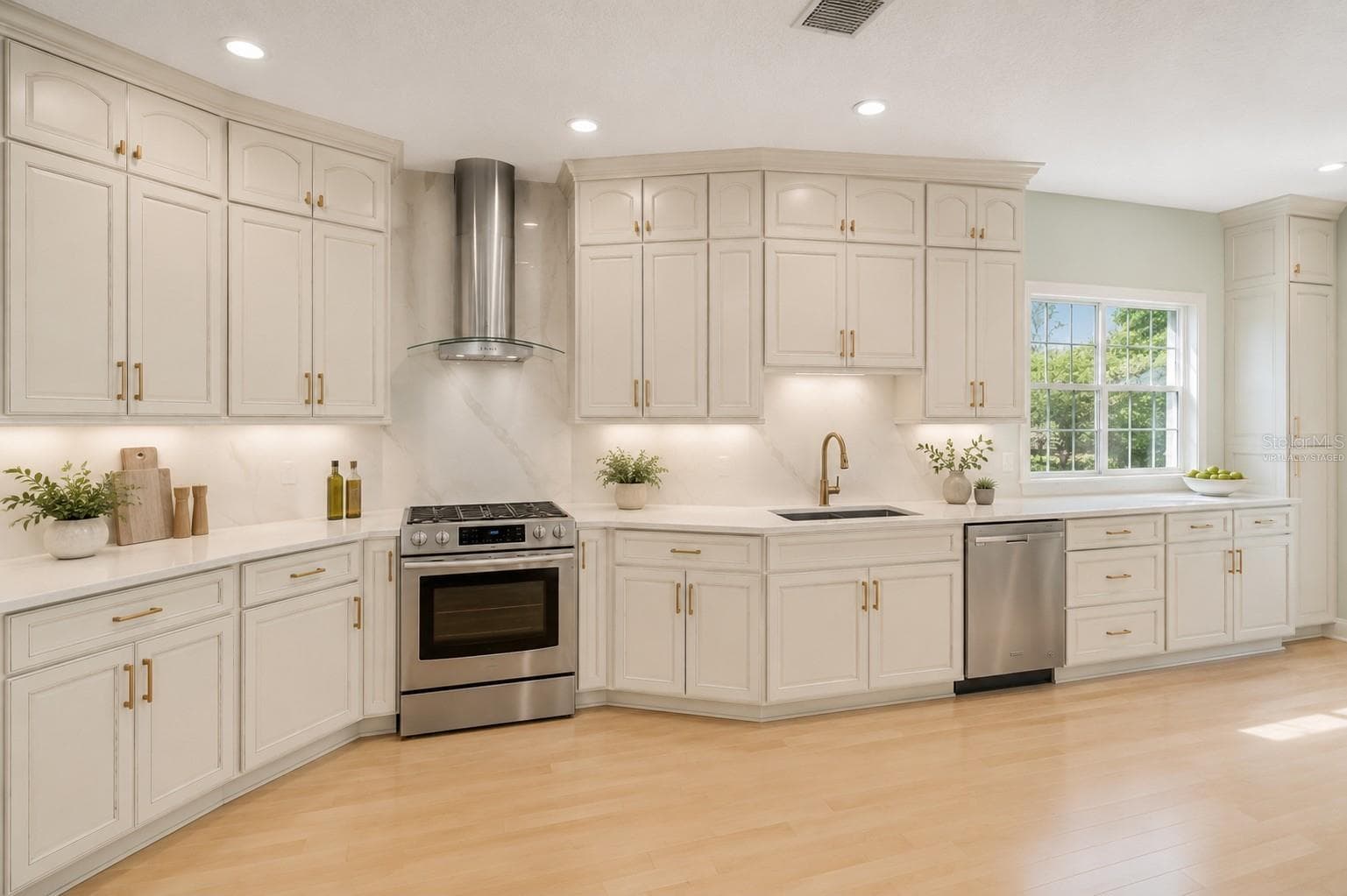 Virtually staged - 474 N AFTERGLOW CIR, CRYSTAL RIVER