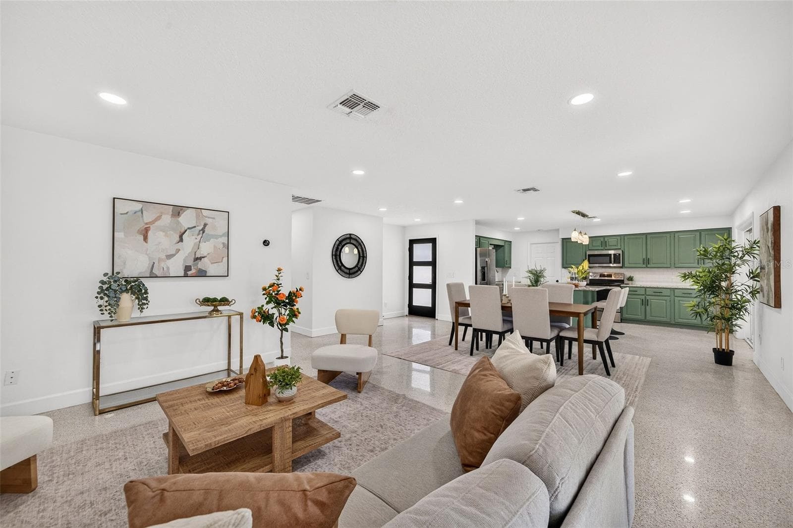 Living room - 641 SHERWOOD DR, ALTAMONTE SPRINGS