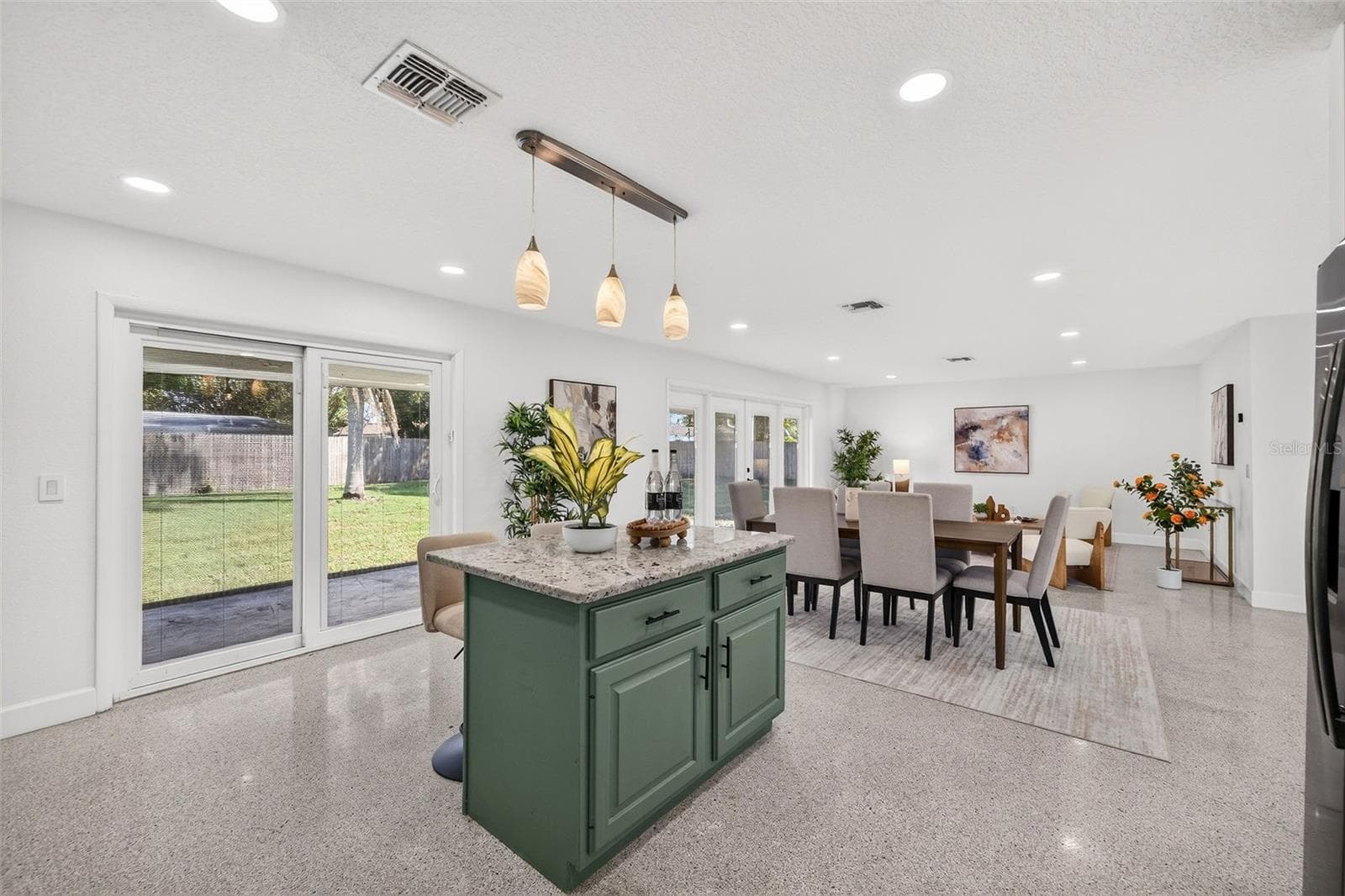 Sliders lead to backyard - 641 SHERWOOD DR, ALTAMONTE SPRINGS