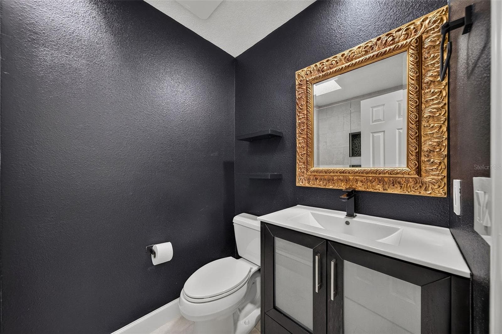 Hall bath - totally remodeled with shower - 641 SHERWOOD DR, ALTAMONTE SPRINGS