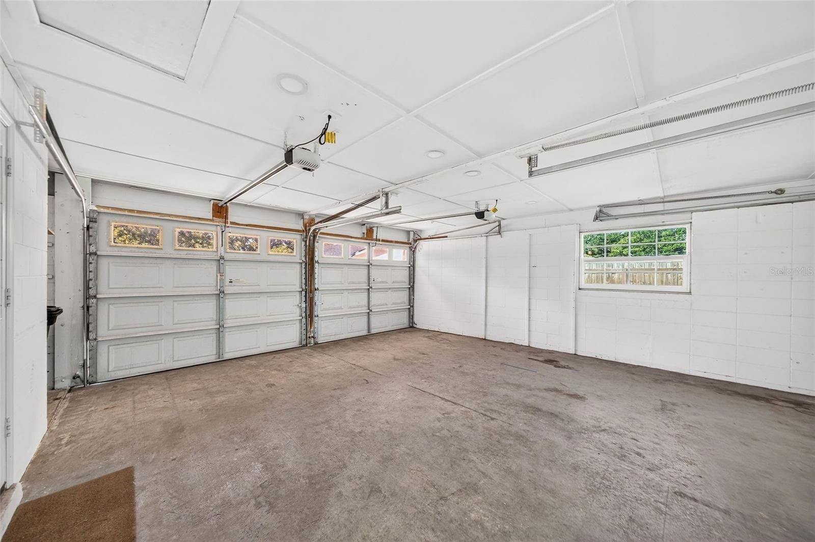 Unique garage set-up - 641 SHERWOOD DR, ALTAMONTE SPRINGS