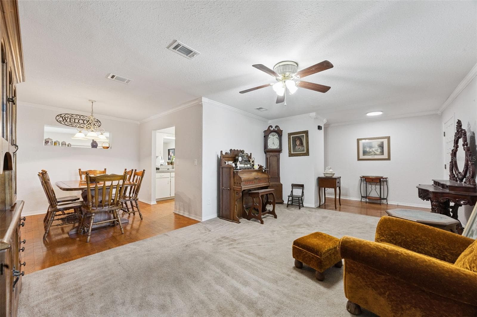 Living Room/Dining Room - 324 E FULLERS CROSS RD, WINTER GARDEN
