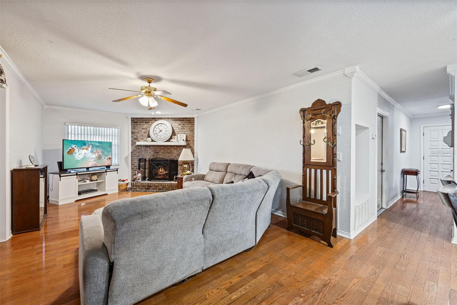Family Room - 324 E FULLERS CROSS RD, WINTER GARDEN