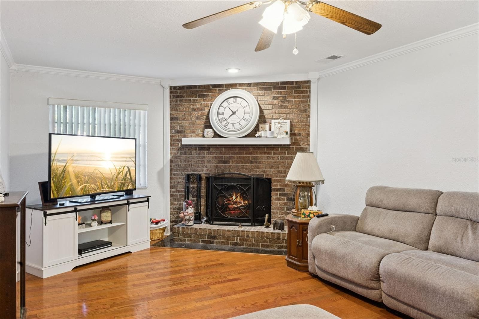 Wood burning fireplace - 324 E FULLERS CROSS RD, WINTER GARDEN