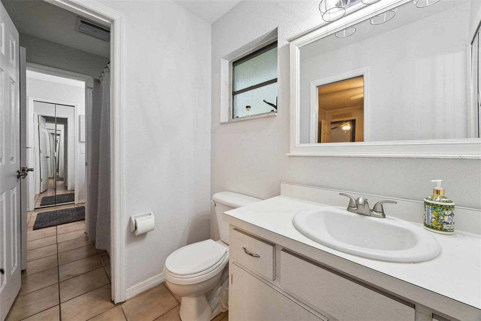 Jack & Jill Bathroom - 324 E FULLERS CROSS RD, WINTER GARDEN