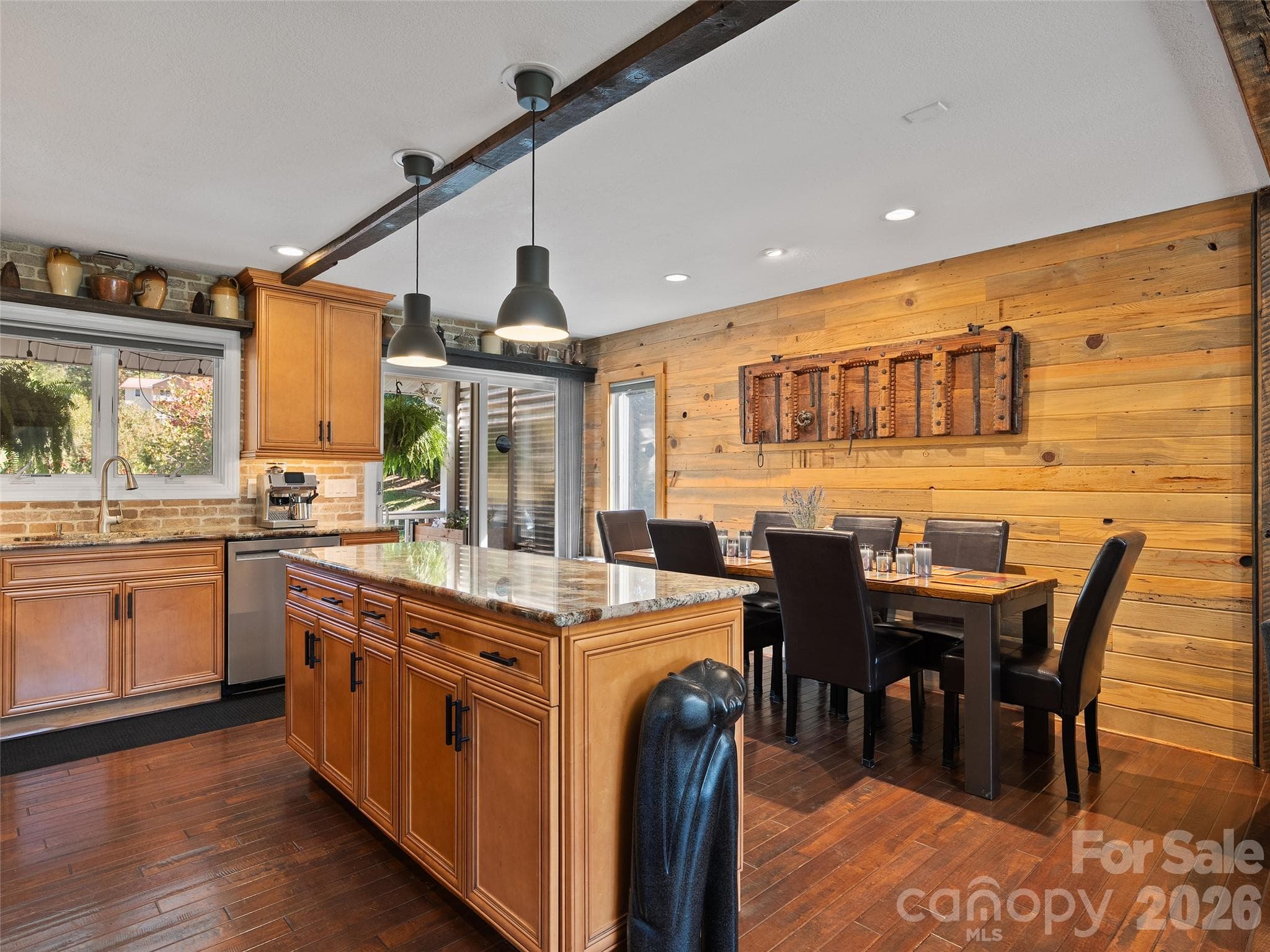 Rich decorative accents - brick, wood wall and beam on ceiling. - 43 Eagle Ridge, Clyde