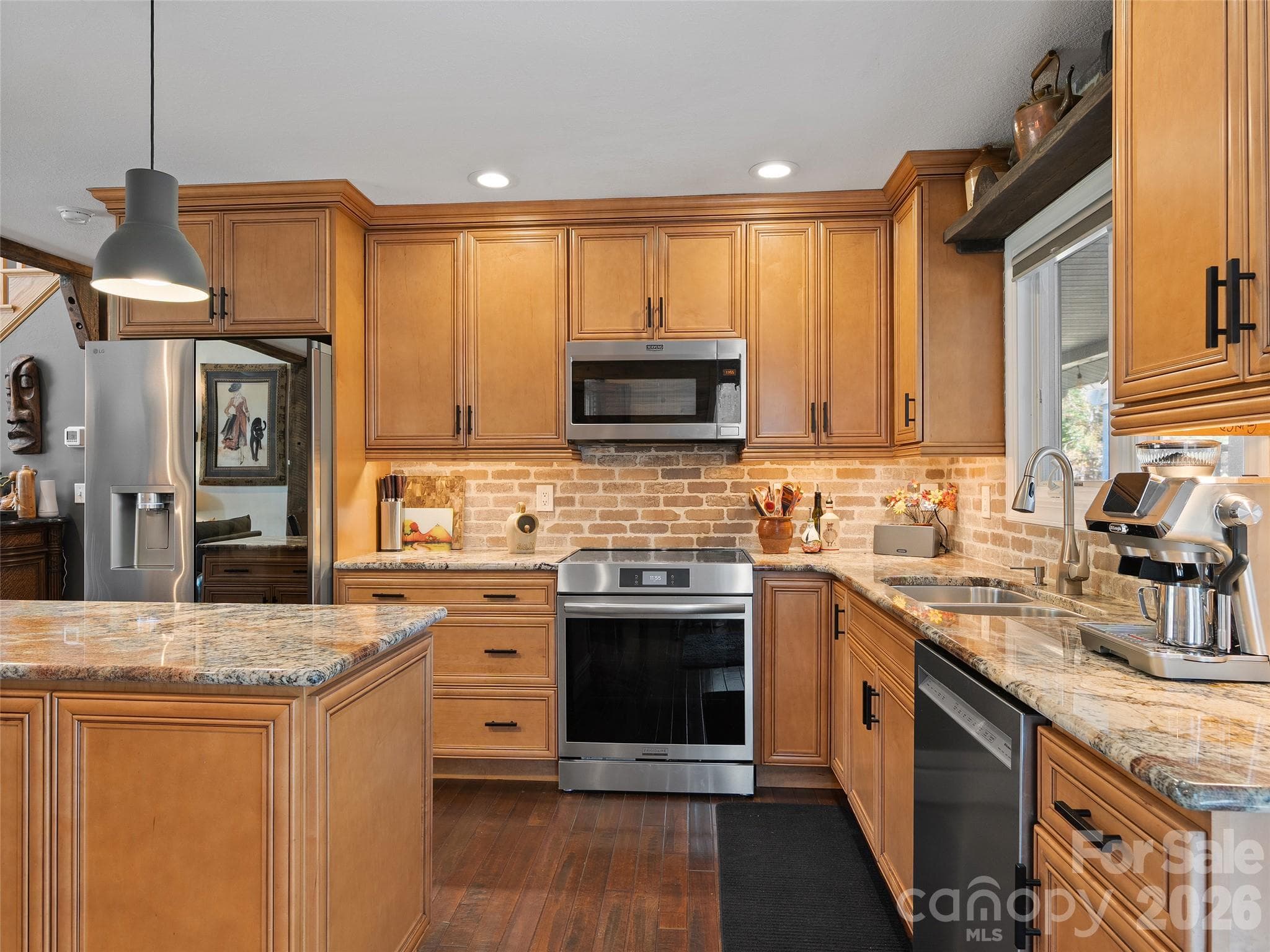 Induction cooktop/electric oven upgrade. - 43 Eagle Ridge, Clyde