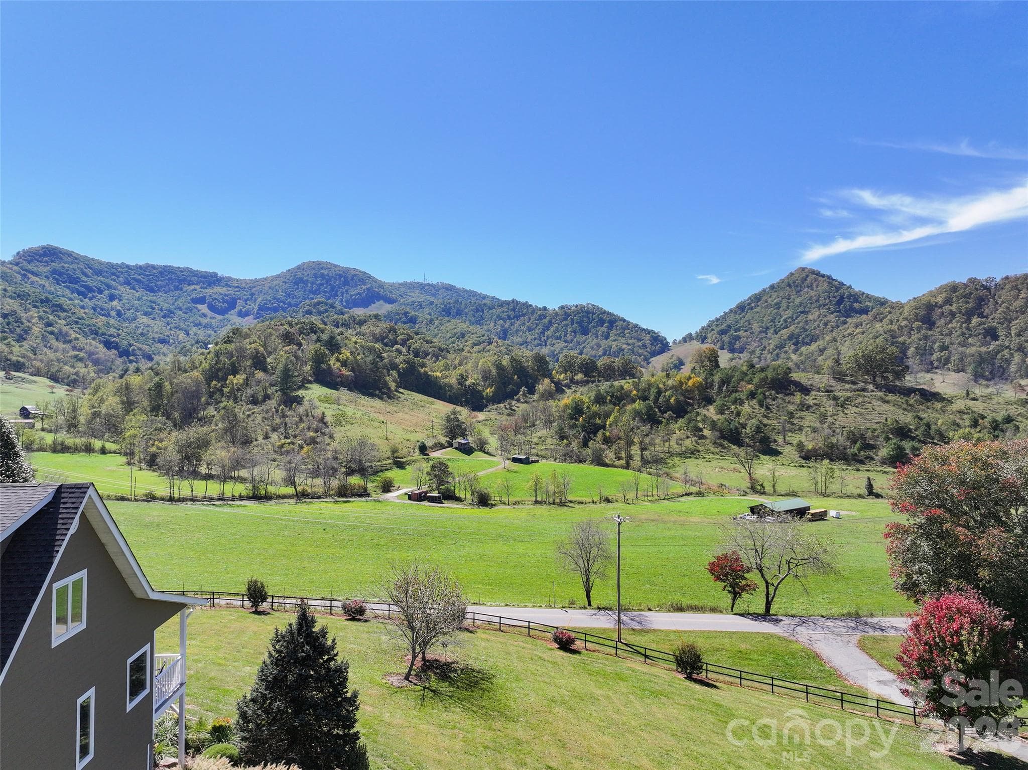 Lower circular drive is secured with a solar powered gate. - 43 Eagle Ridge, Clyde