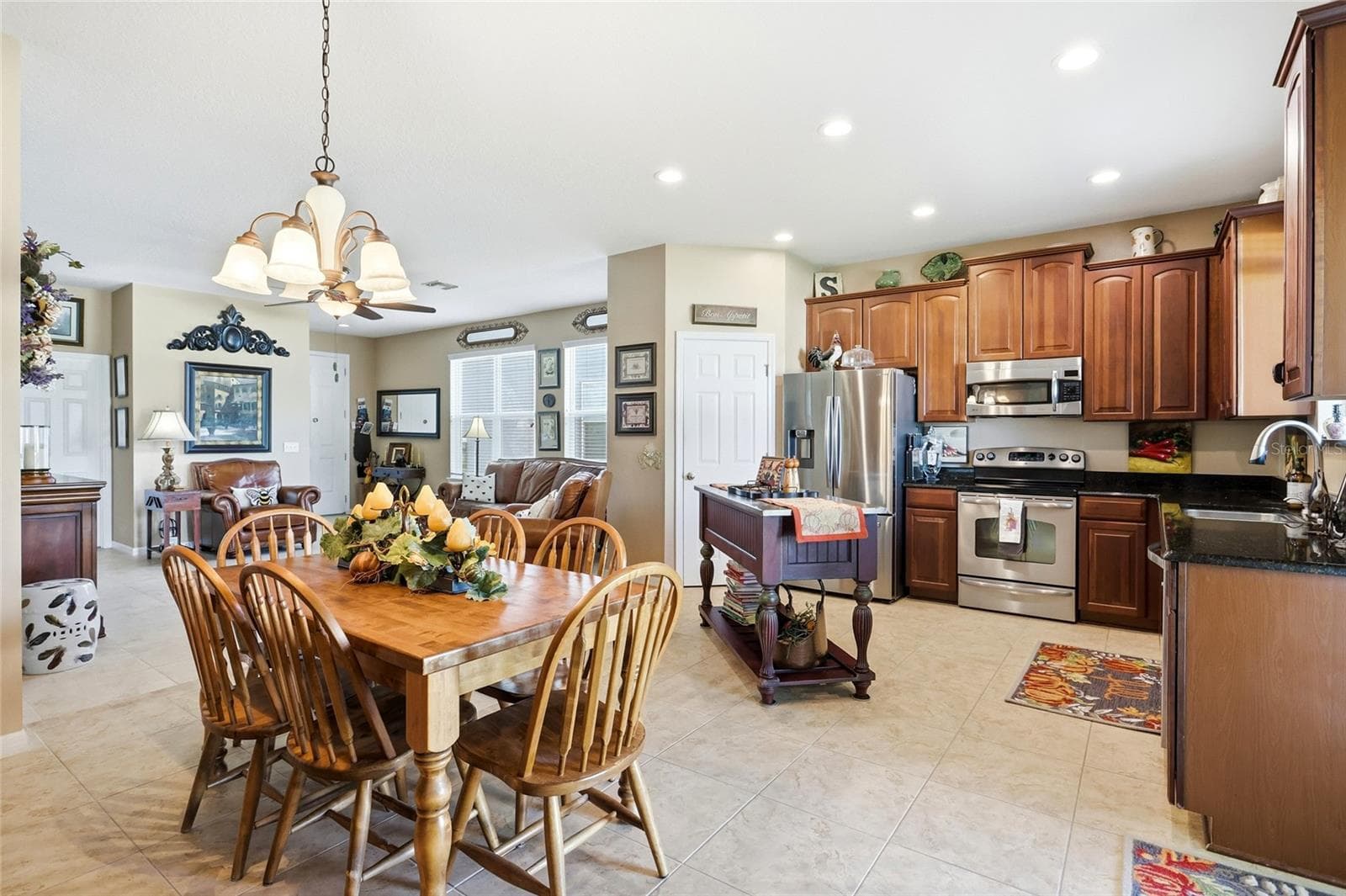 Dining area - 1416 LEXINGTON AVE, DAVENPORT