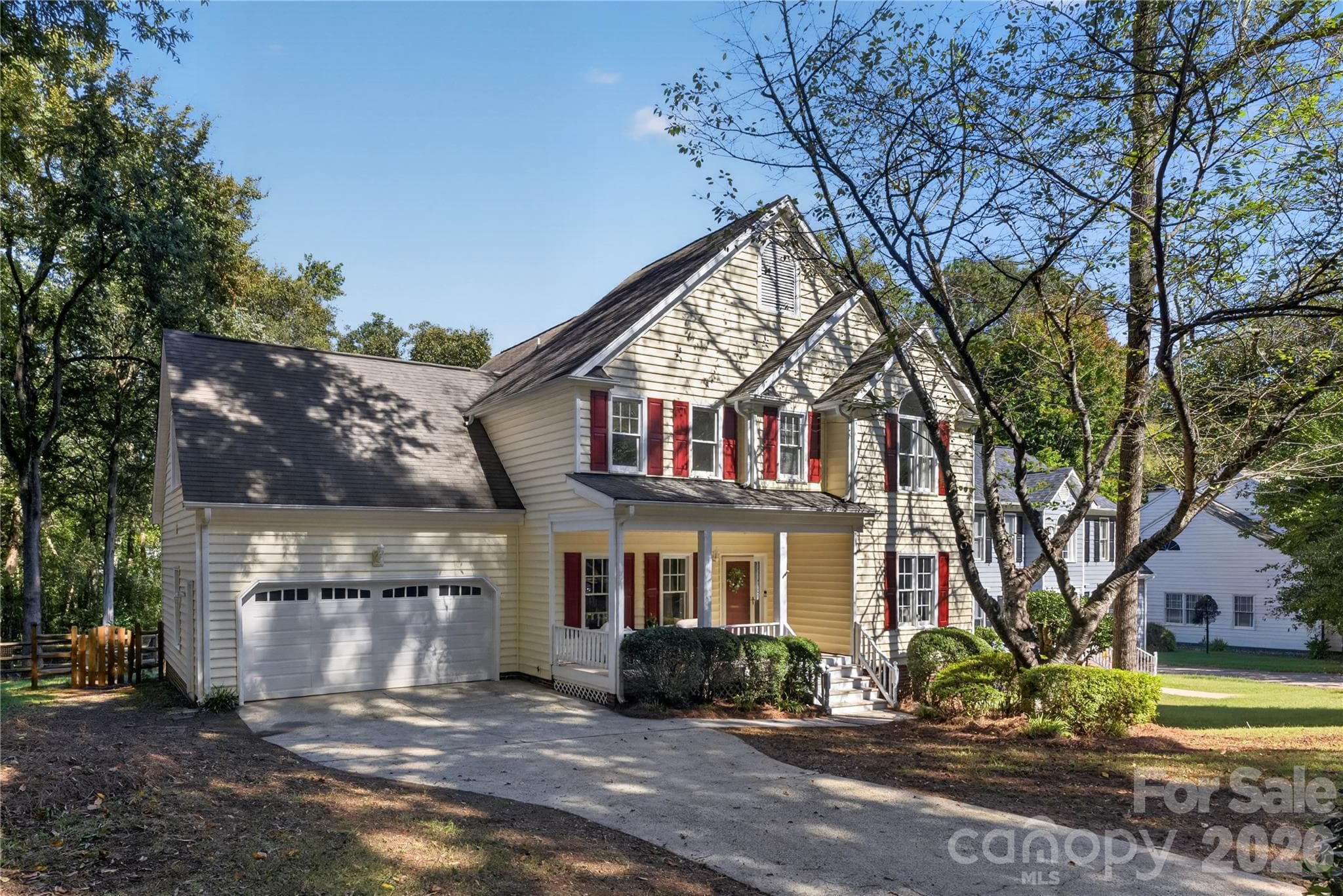 Cul-de-sac lot in fabulous neighborhood with tons of amenities - all included in your HOA dues. - 4711 Beech Crest Place, Charlotte
