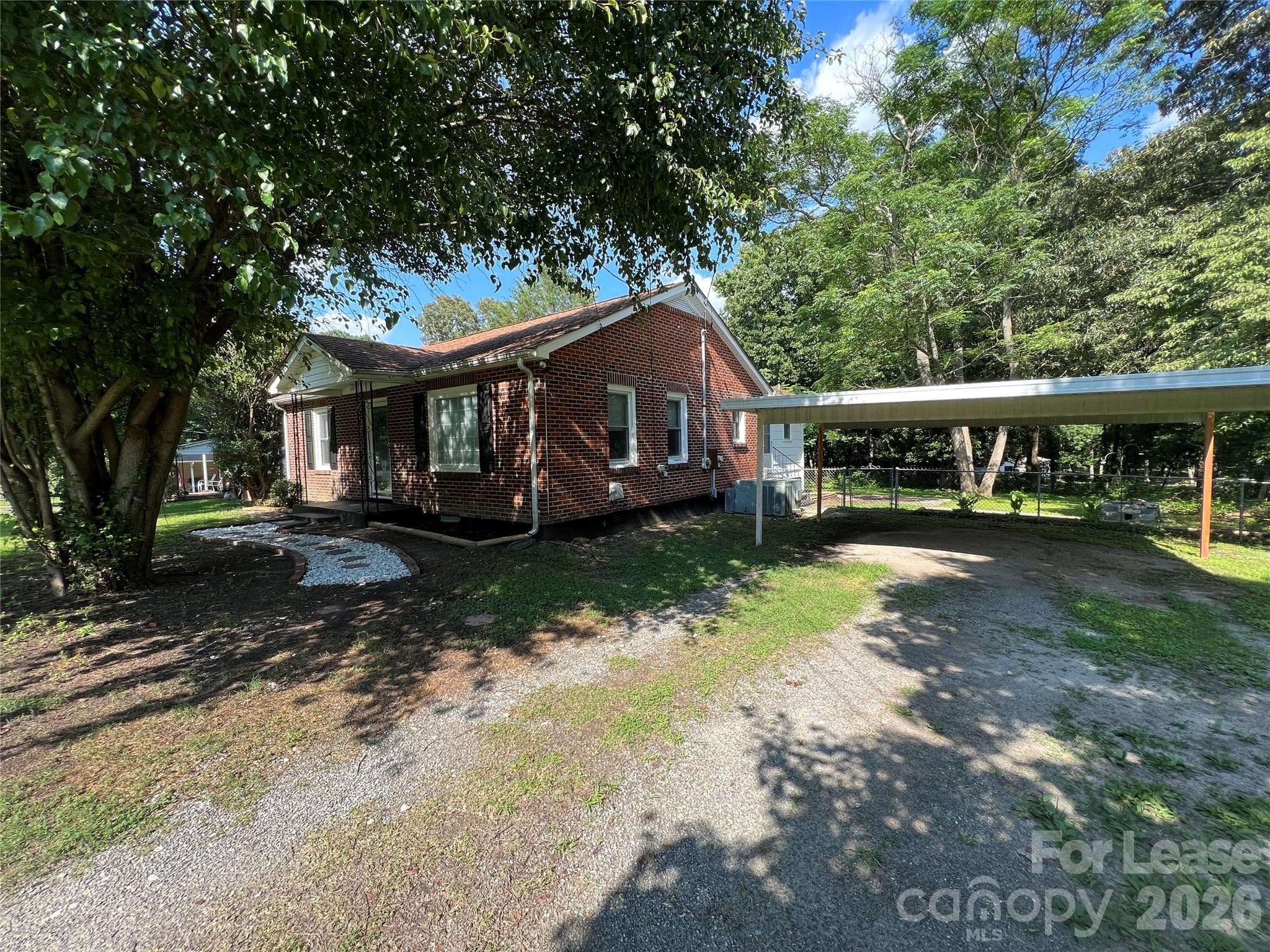 Single Family Residence at 1302 White Lane, Gastonia, photo 2 of 12
